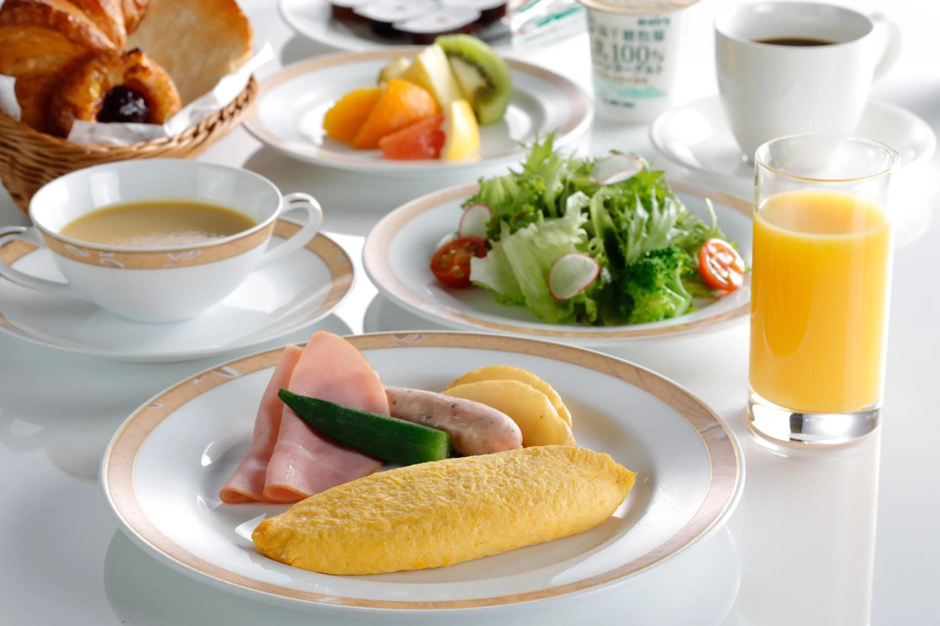 Restaurant/places to eat in Sheraton Miyako Hotel Osaka