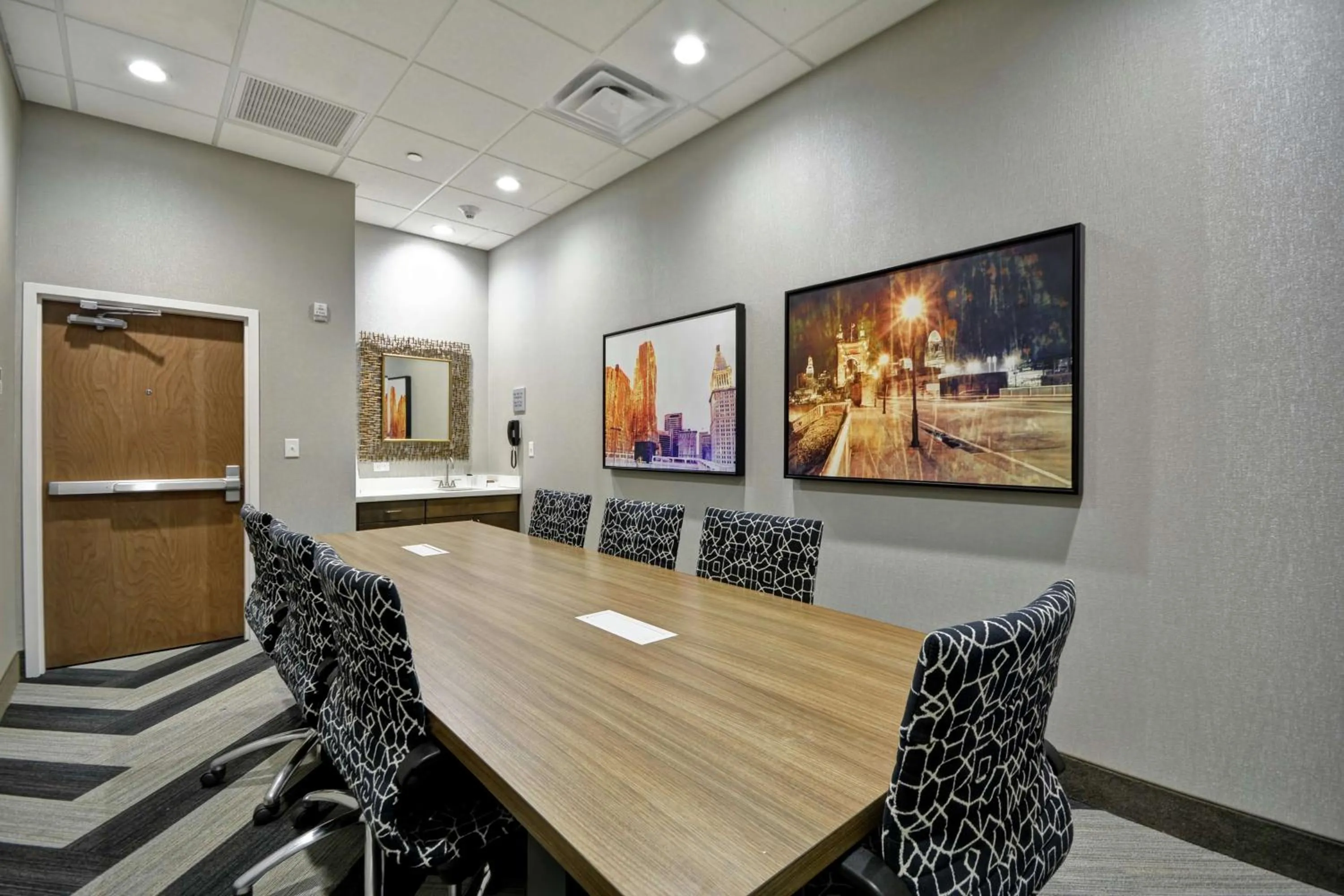 Meeting/conference room in Hampton Inn Blue Ash/Cincinnati, OH