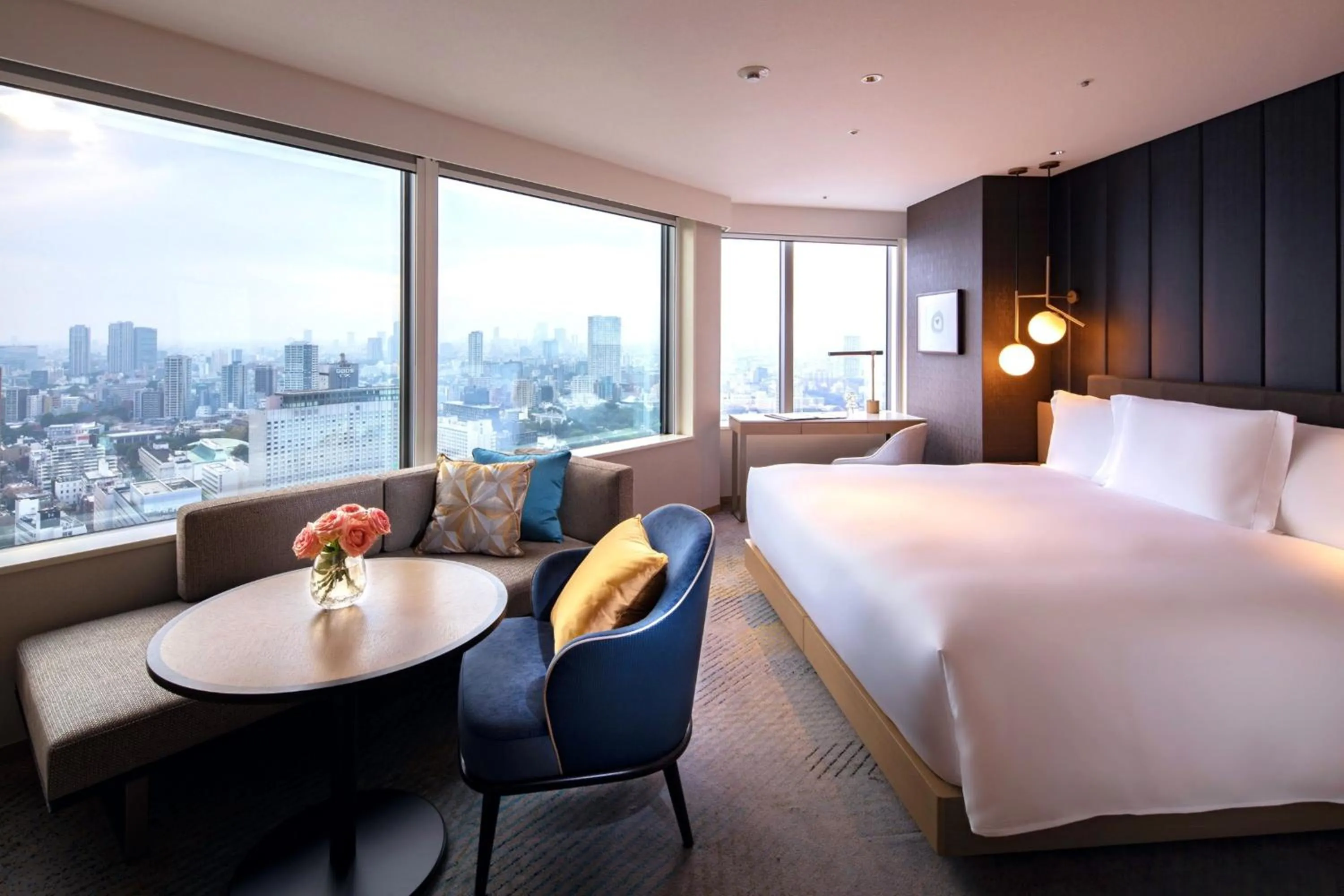 Photo of the whole room, Bed in The Strings by InterContinental, Tokyo by IHG