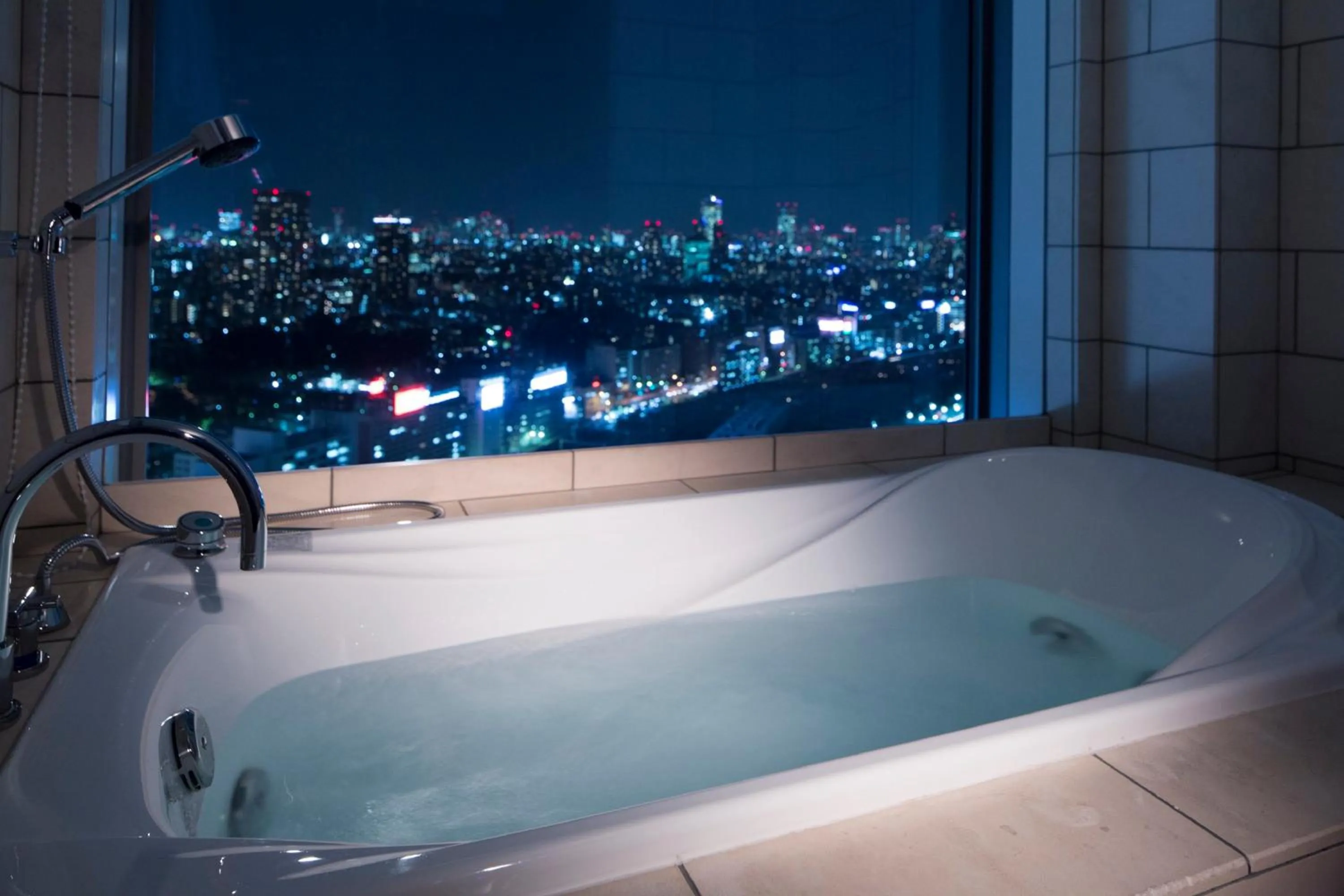 Bathroom in The Strings by InterContinental, Tokyo by IHG