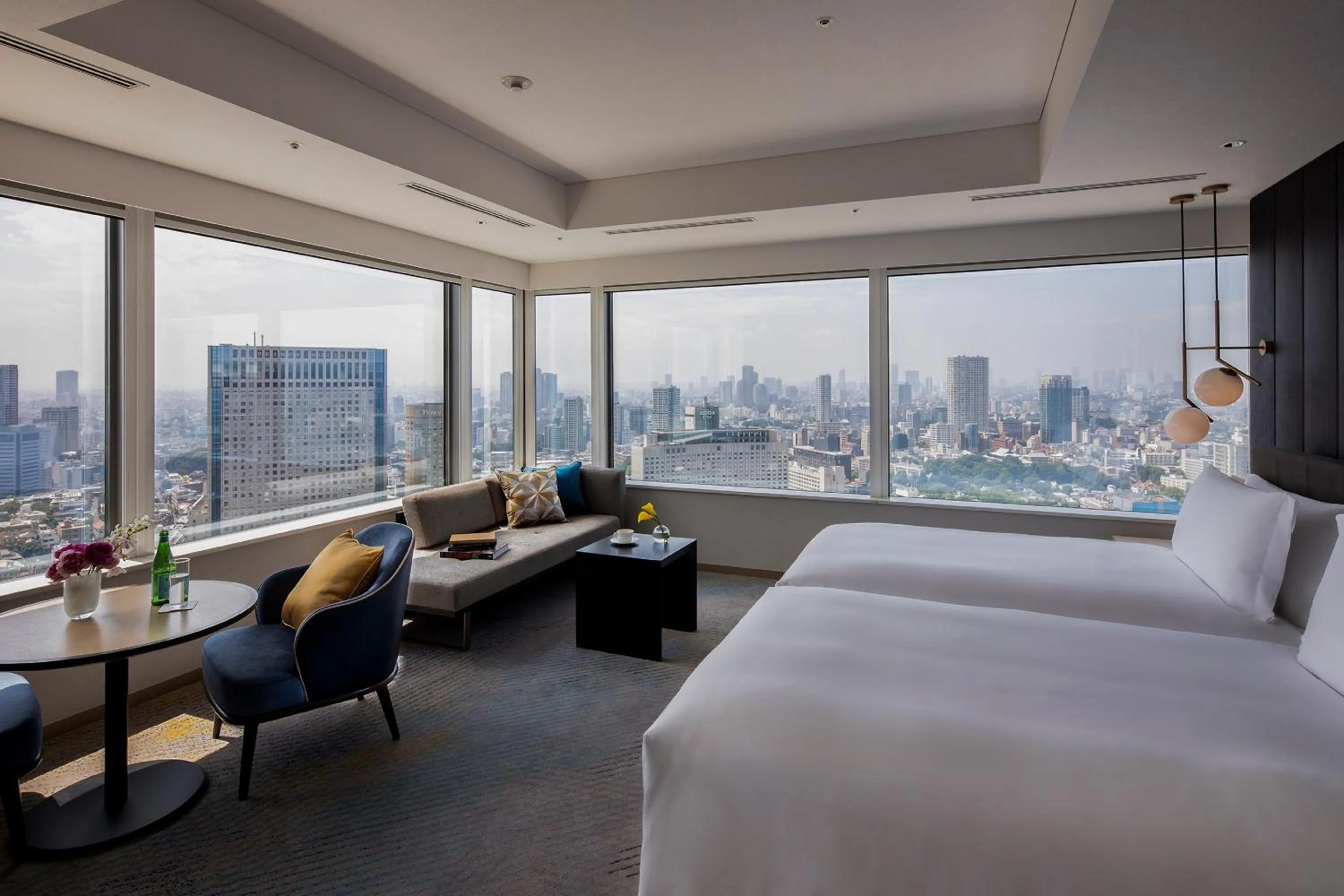 Photo of the whole room, Bed in The Strings by InterContinental, Tokyo by IHG