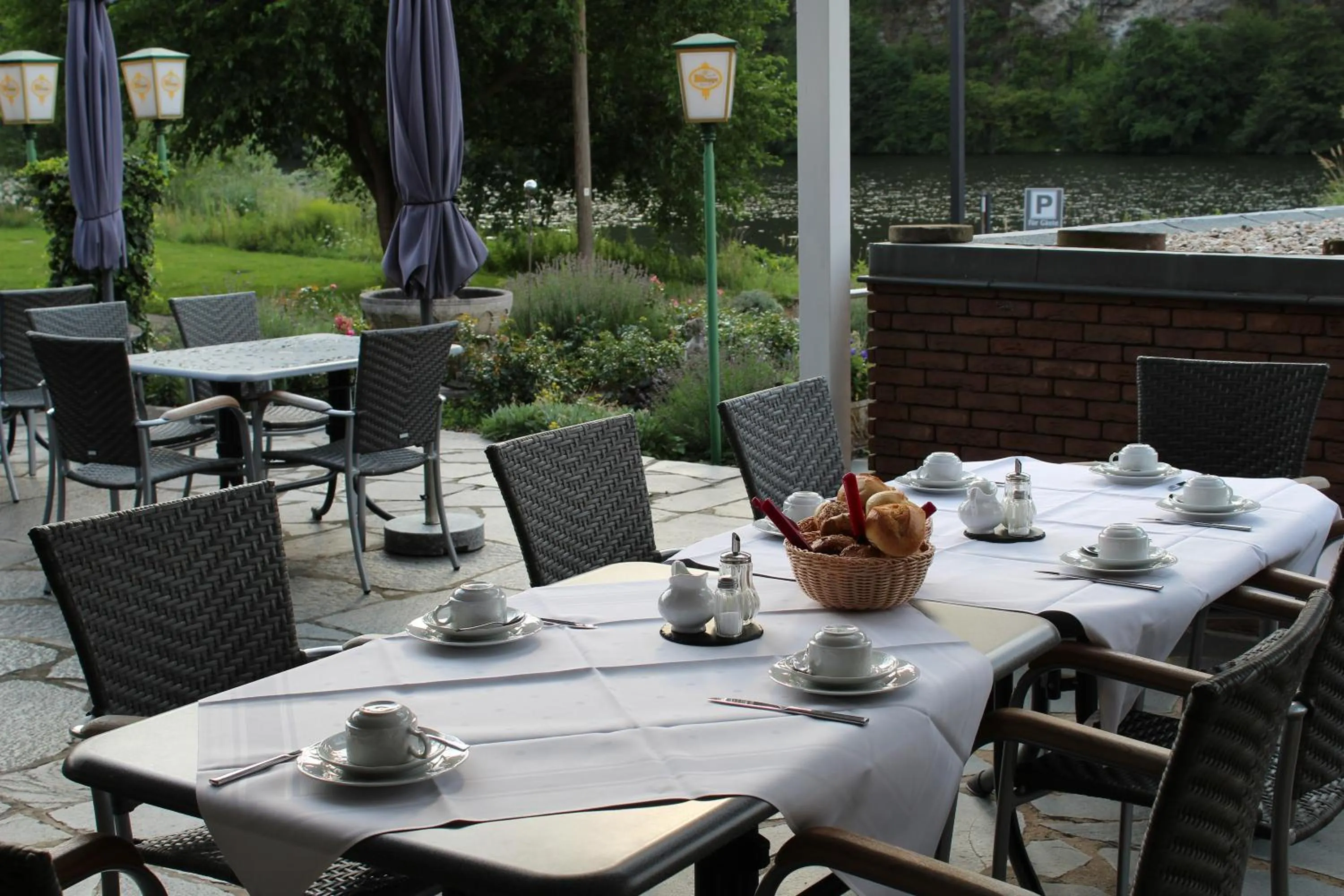 Restaurant/places to eat in Alt Reinsport