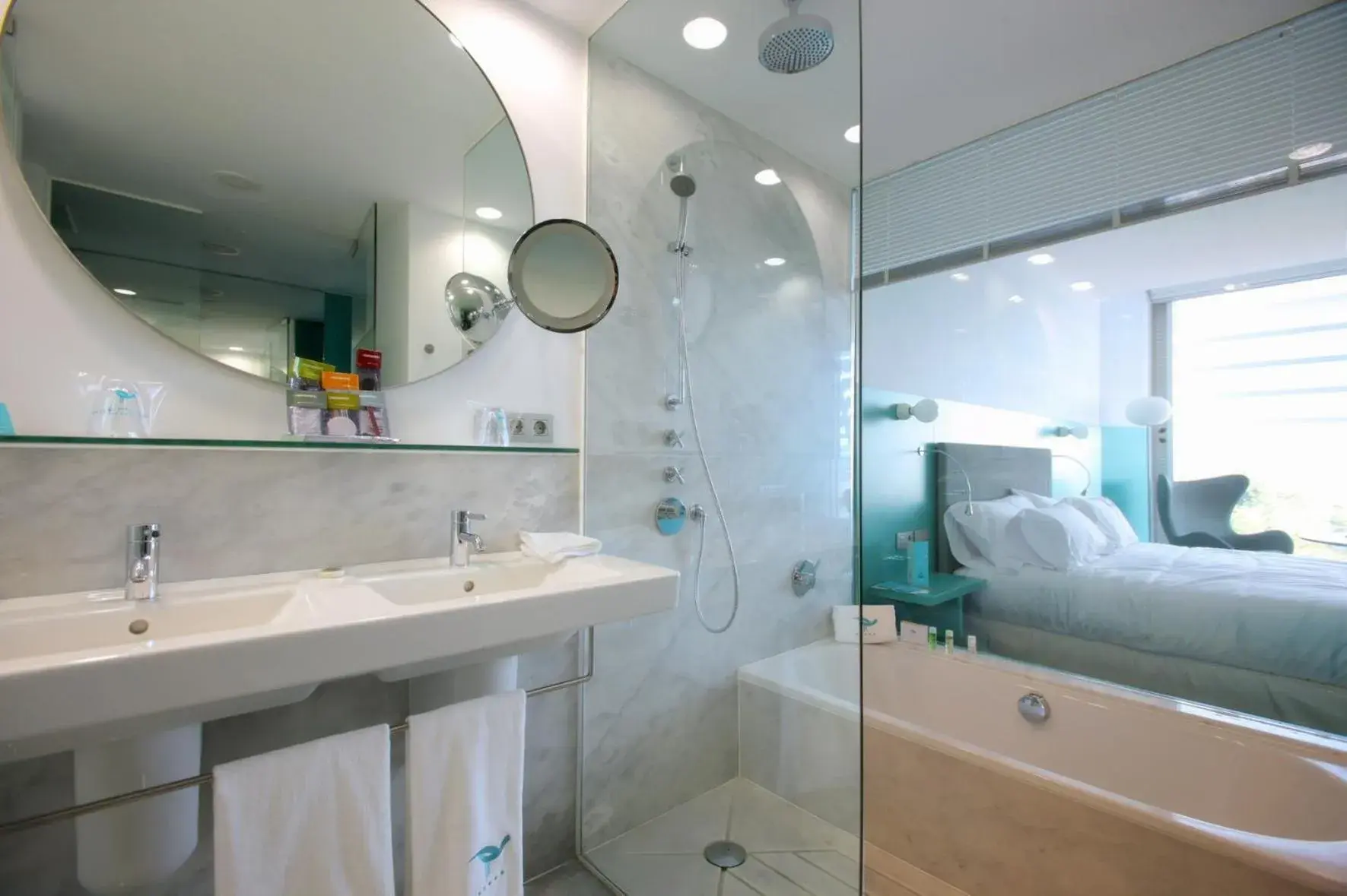 Bathroom in Hotel Hiberus Bathroom in Hotel Hiberus