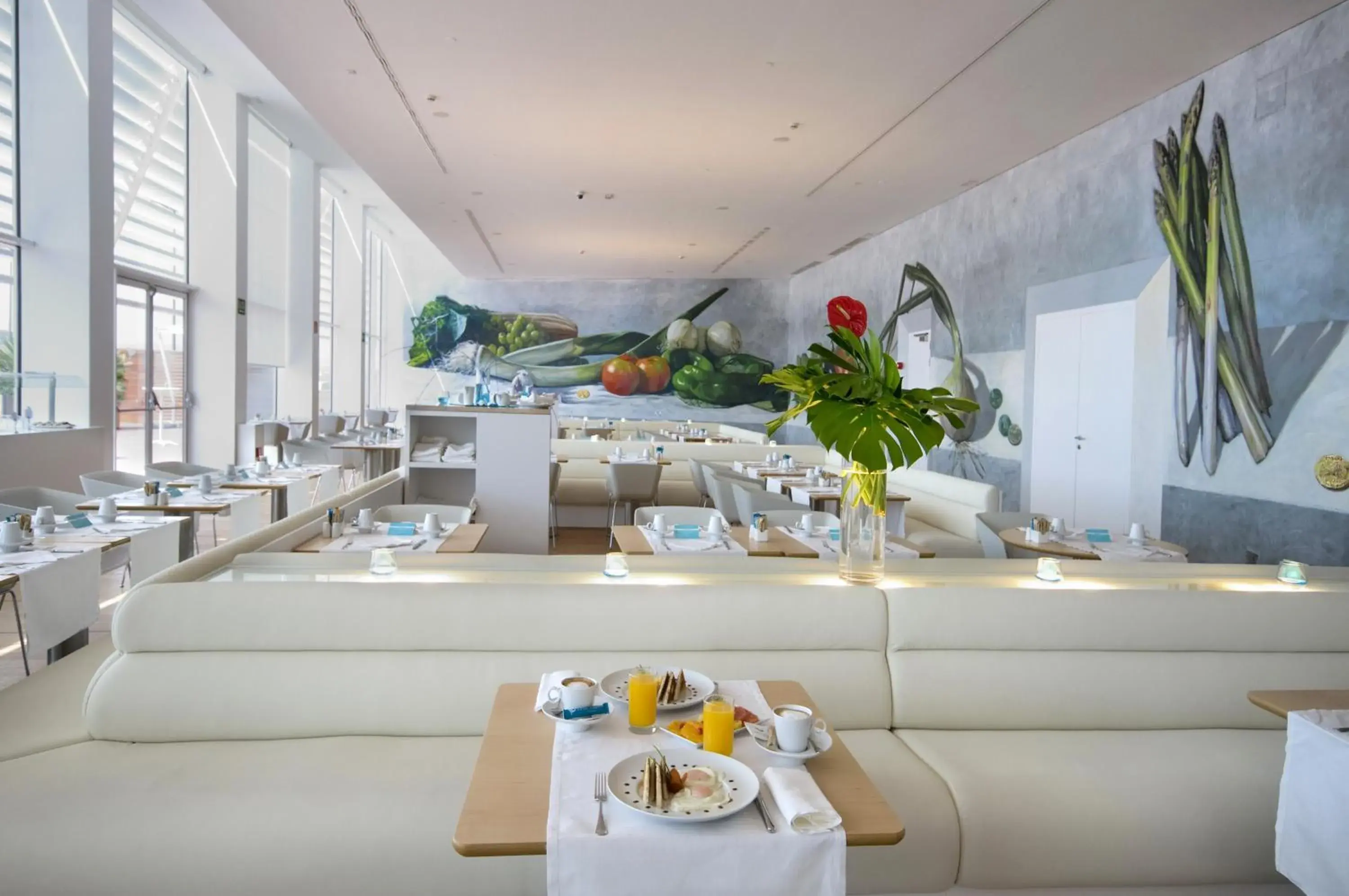 Restaurant/places to eat in Hotel Hiberus Restaurant/places to eat in Hotel Hiberus