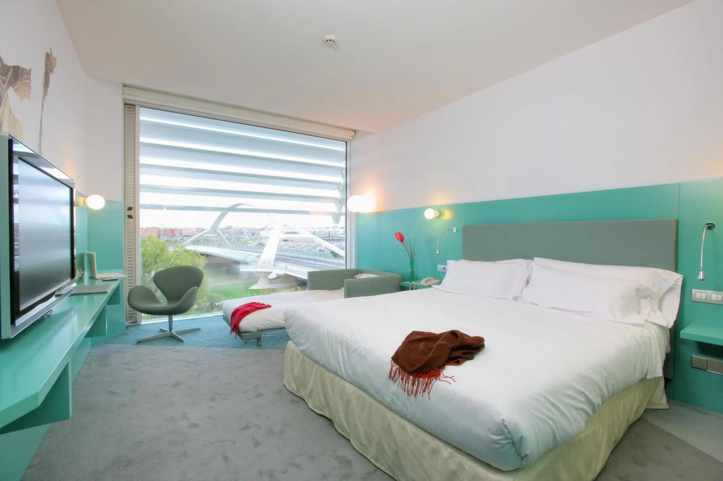 View (from property/room), Bed in Hotel Hiberus