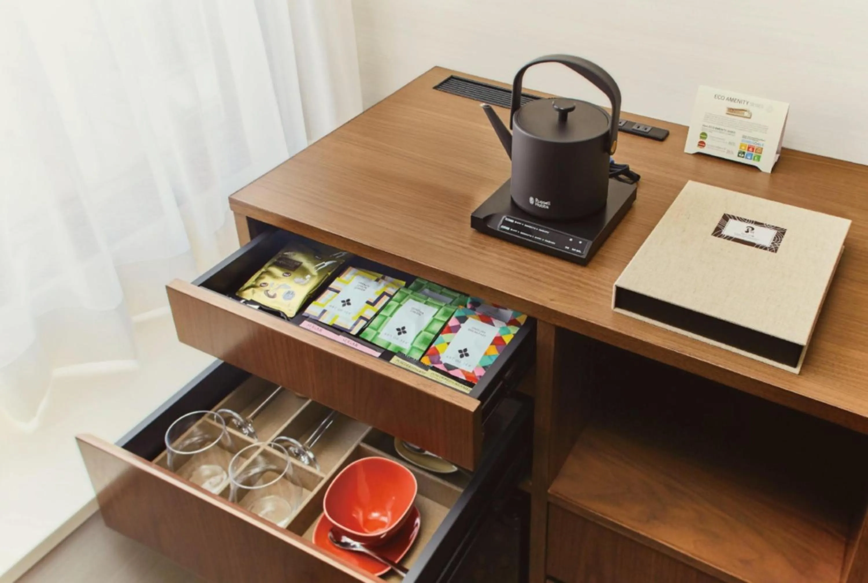 Coffee/tea facilities in Shiba Park Hotel