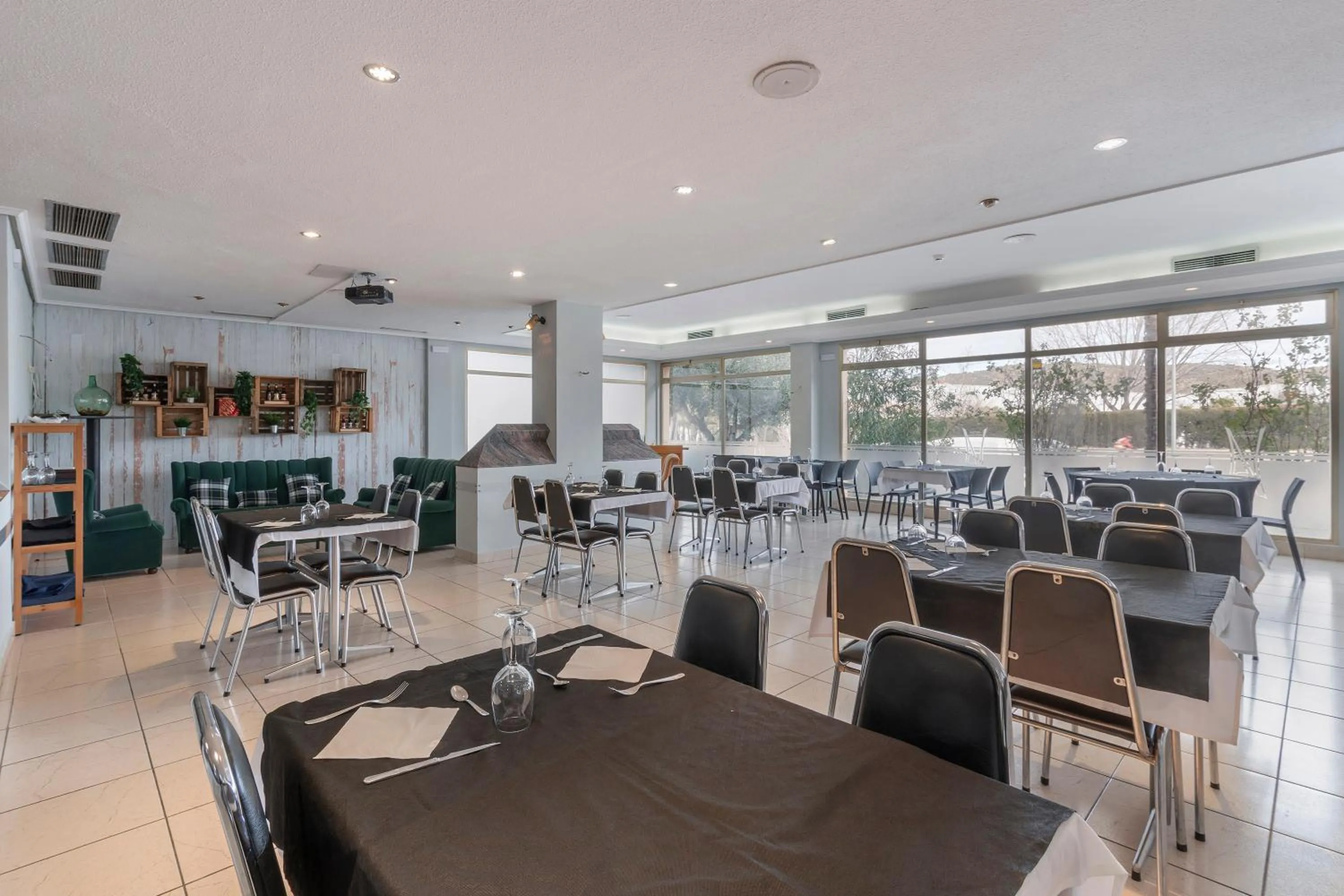 Restaurant/places to eat in Hotel Sierra de Arcos