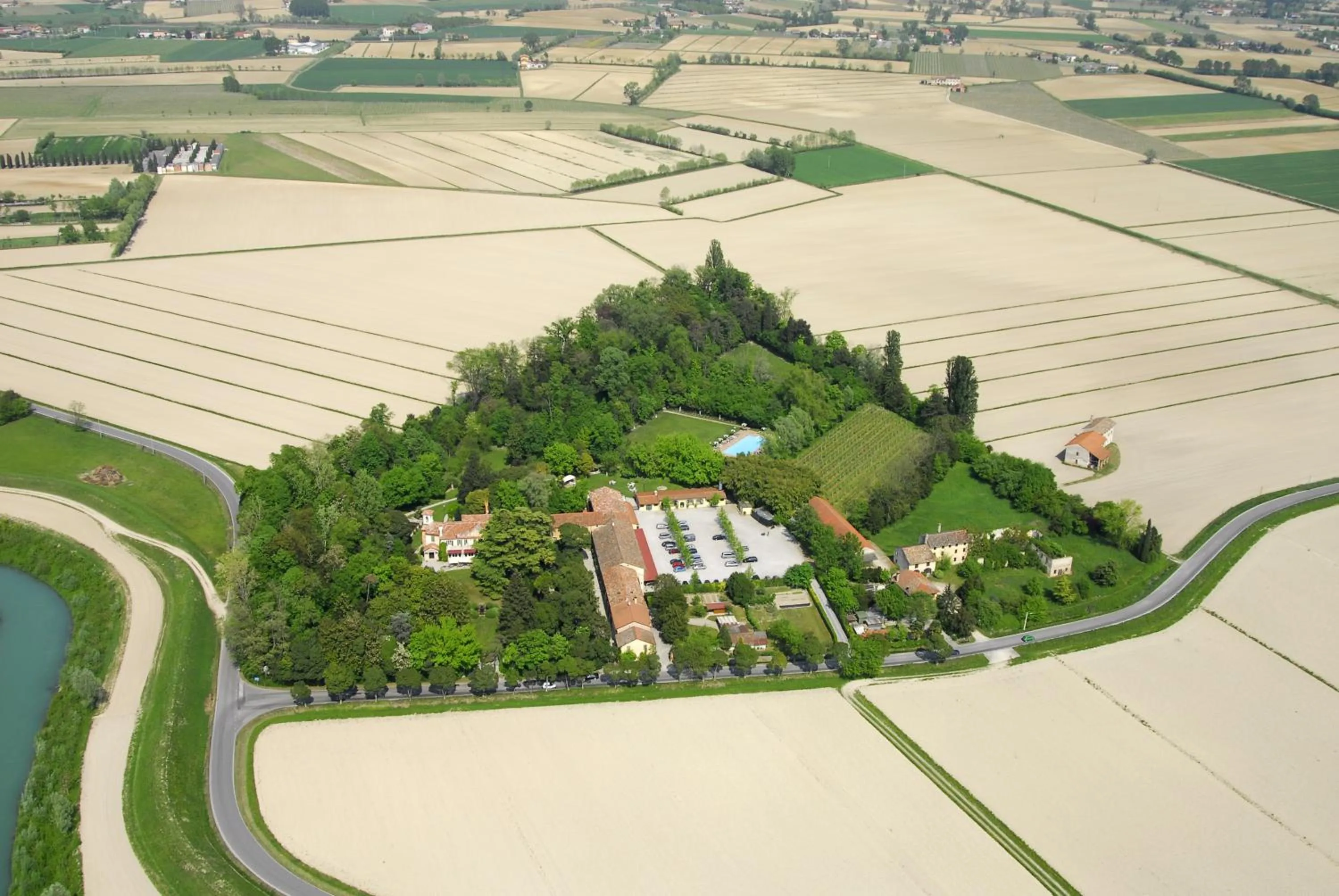 Property building in Hotel Villa Luppis