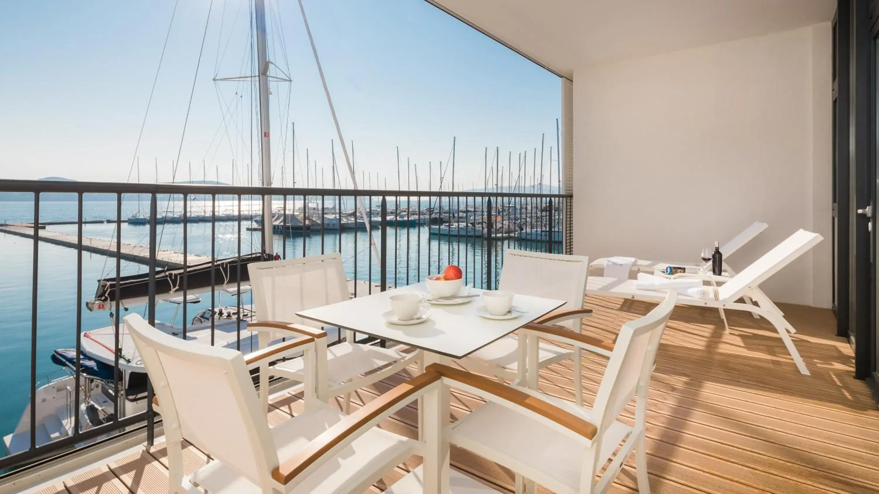 Studio with Balcony and Sea View in Marina Baotić Apartments Studio with Balcony and Sea View in Marina Baotić Apartments