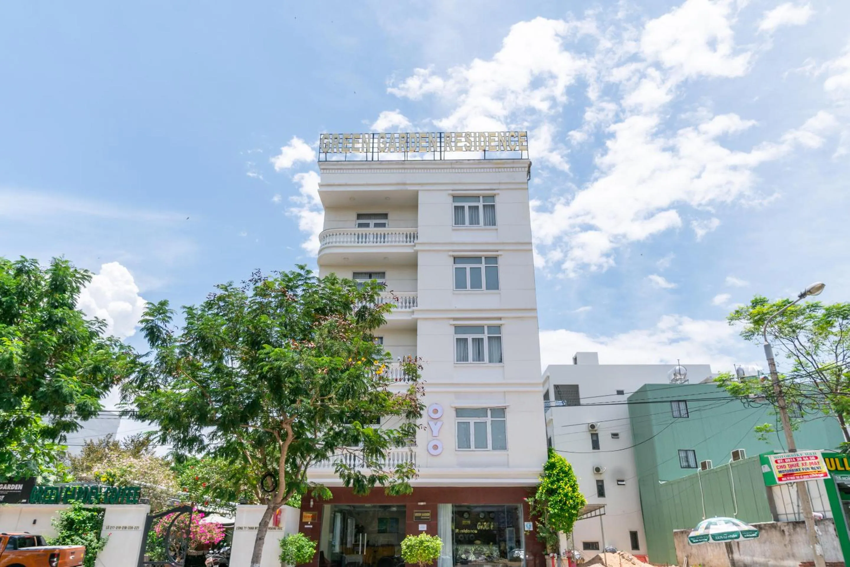 Facade/entrance in Green Garden Residence Hotel