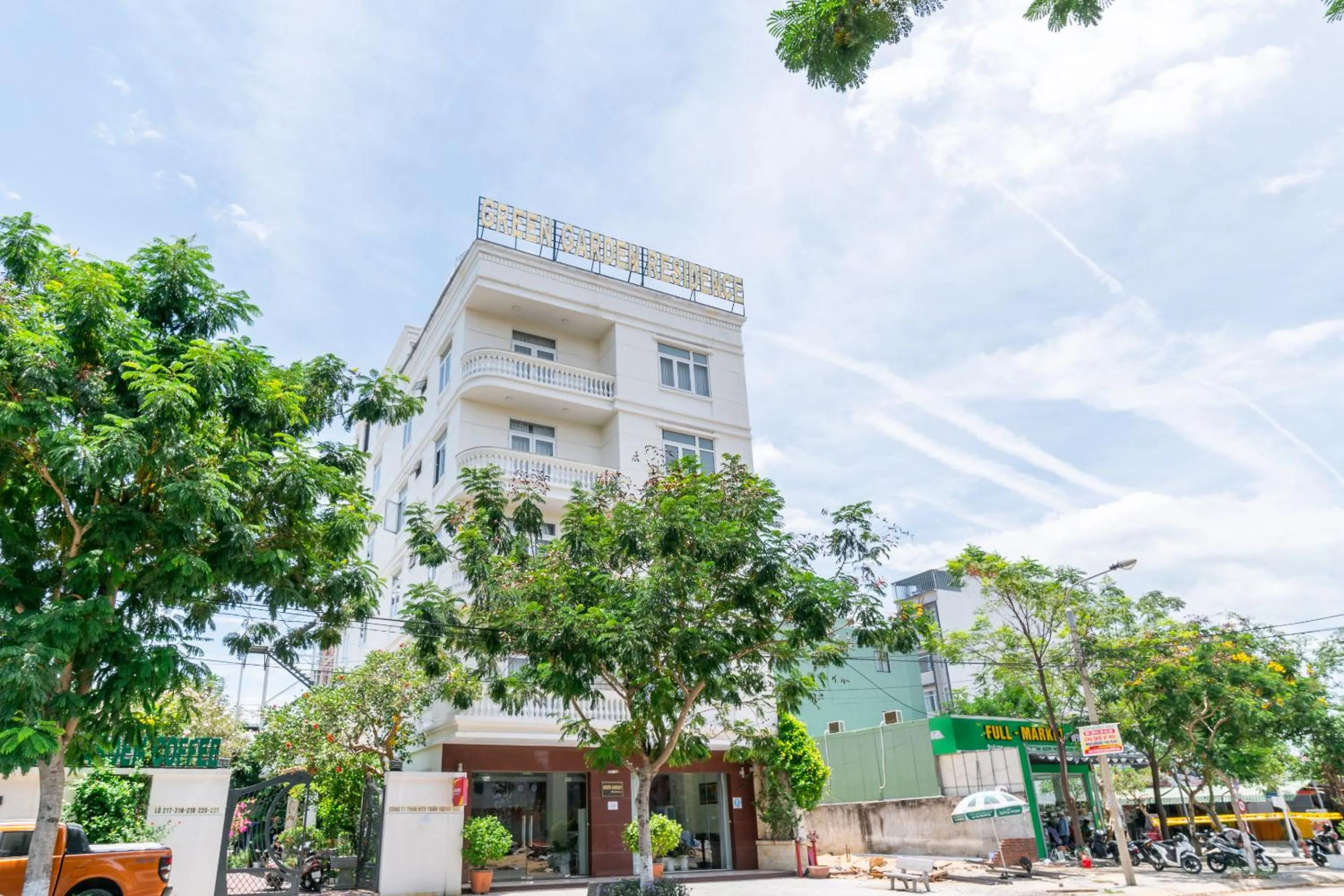 Facade/entrance in Green Garden Residence Hotel