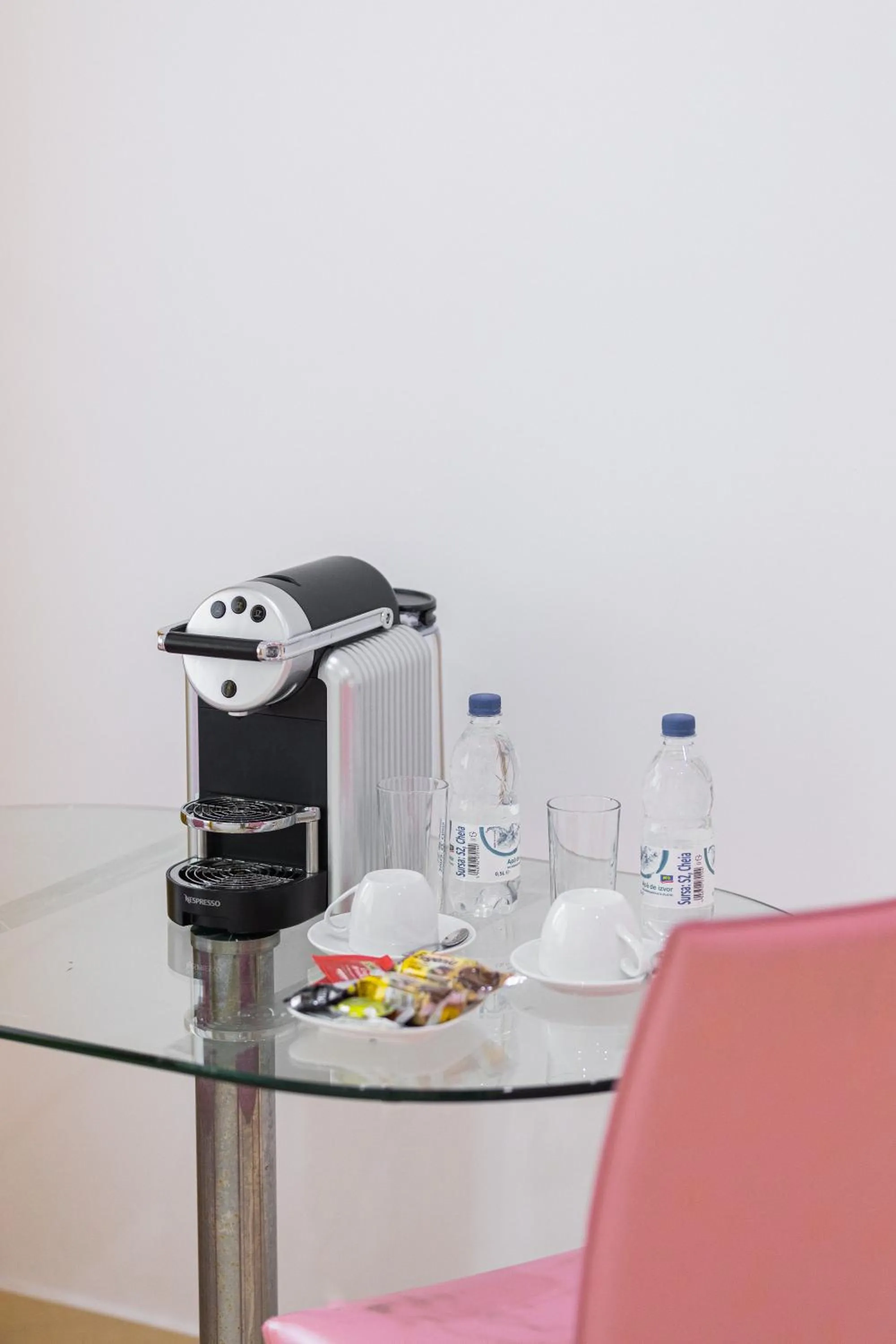 Coffee/tea facilities in Christina Hotel