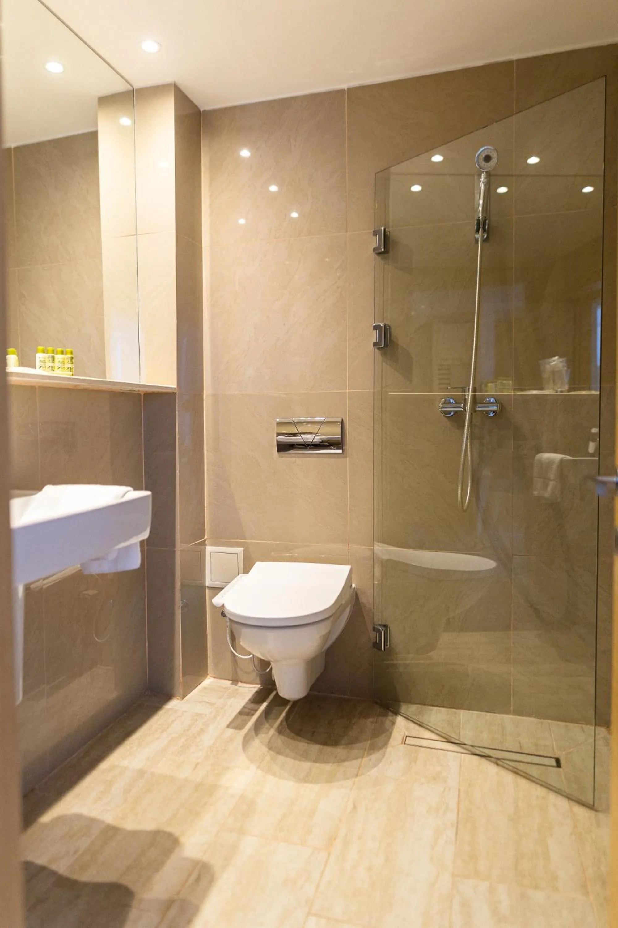 Shower in Christina Hotel