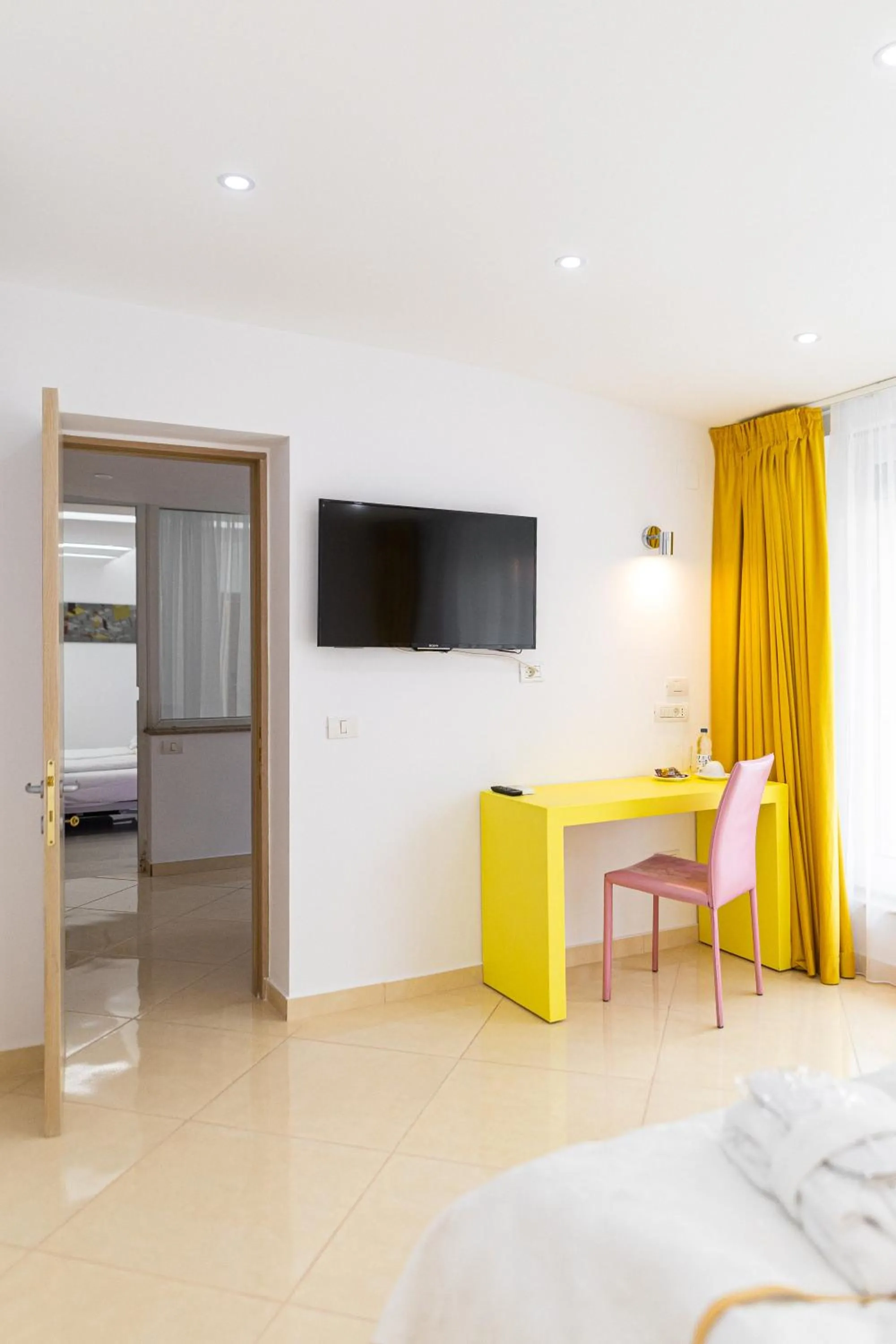 TV and multimedia, Bed in Christina Hotel