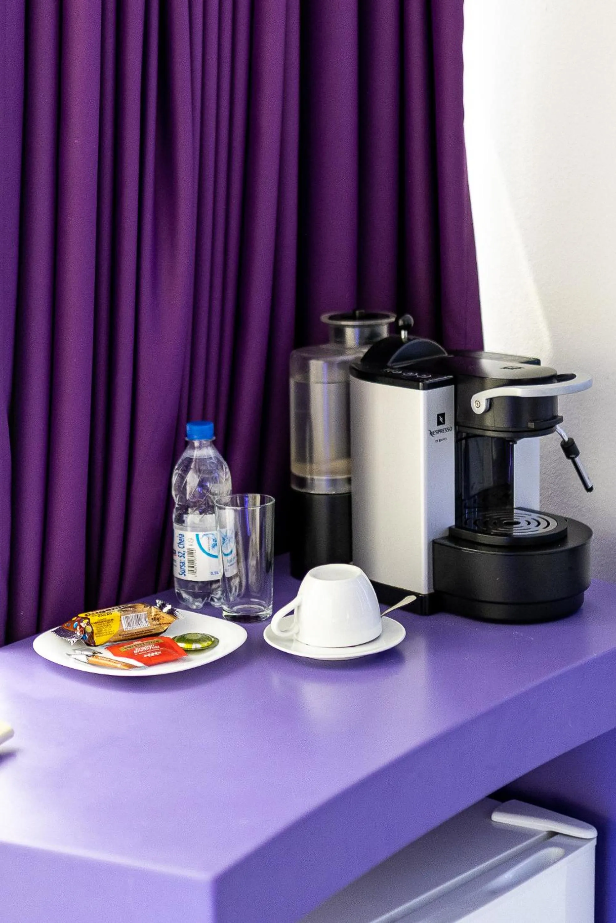 Coffee/tea facilities in Christina Hotel