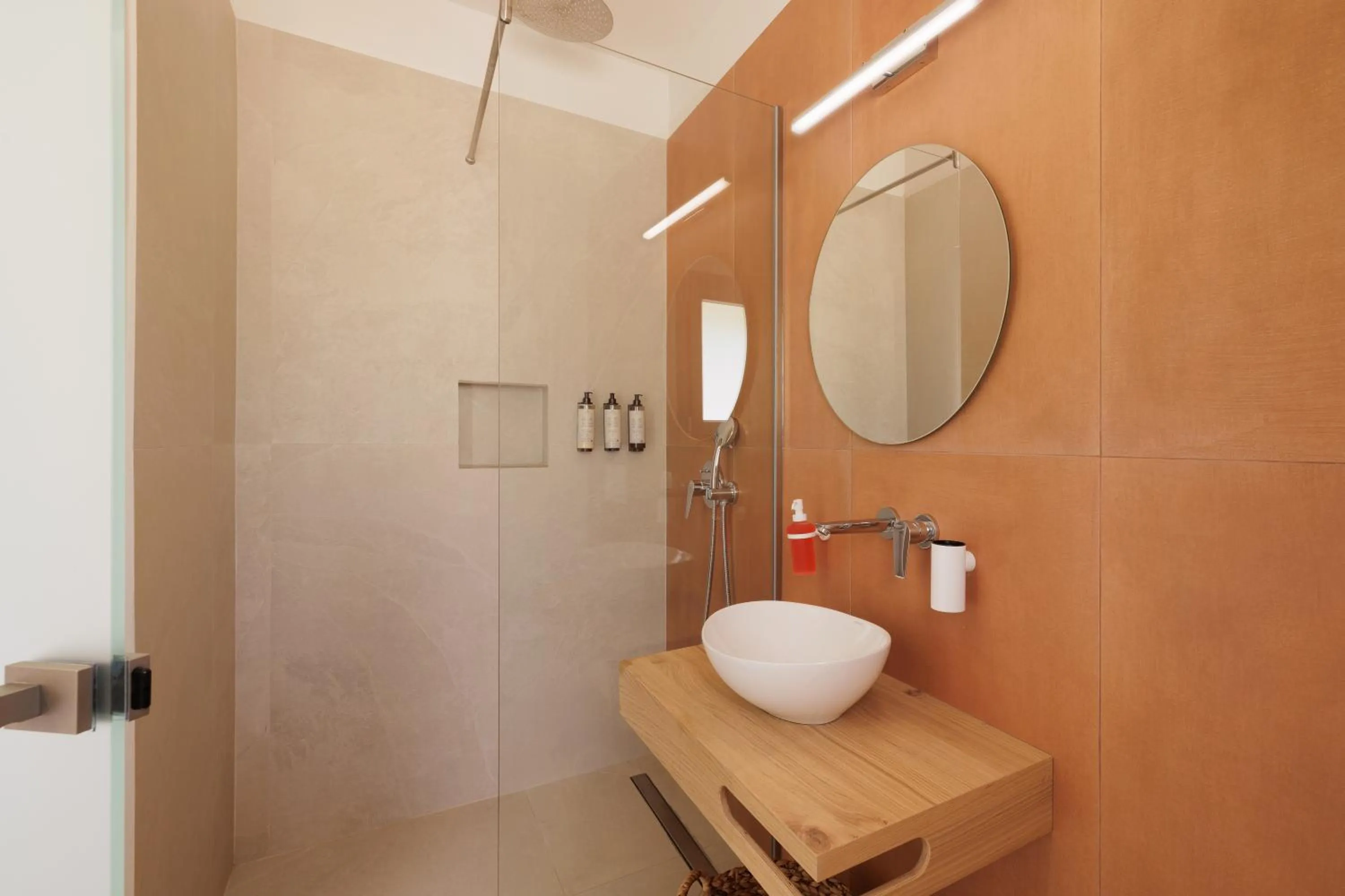 Shower in Dominoes Corfu