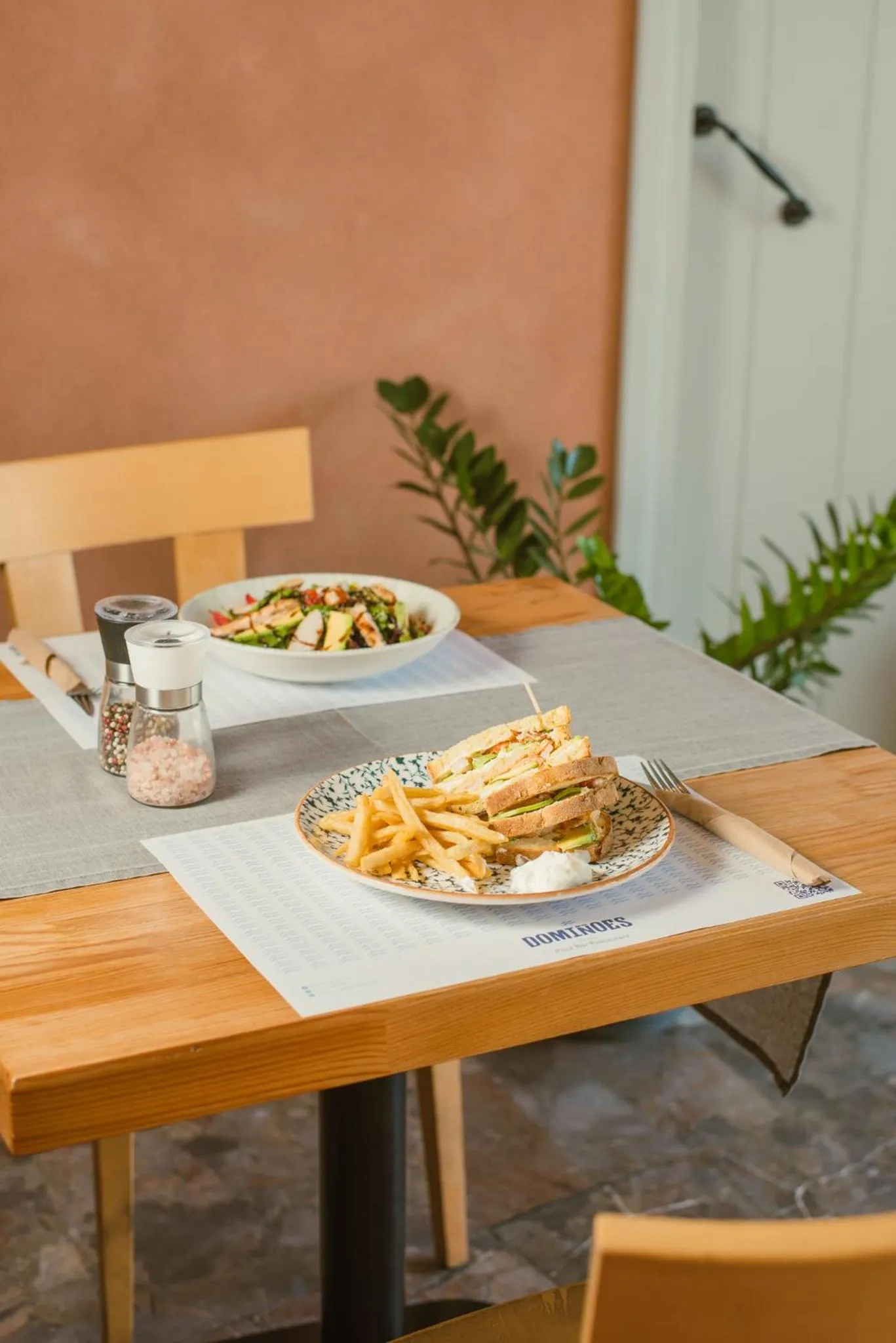 Restaurant/places to eat in Dominoes Corfu