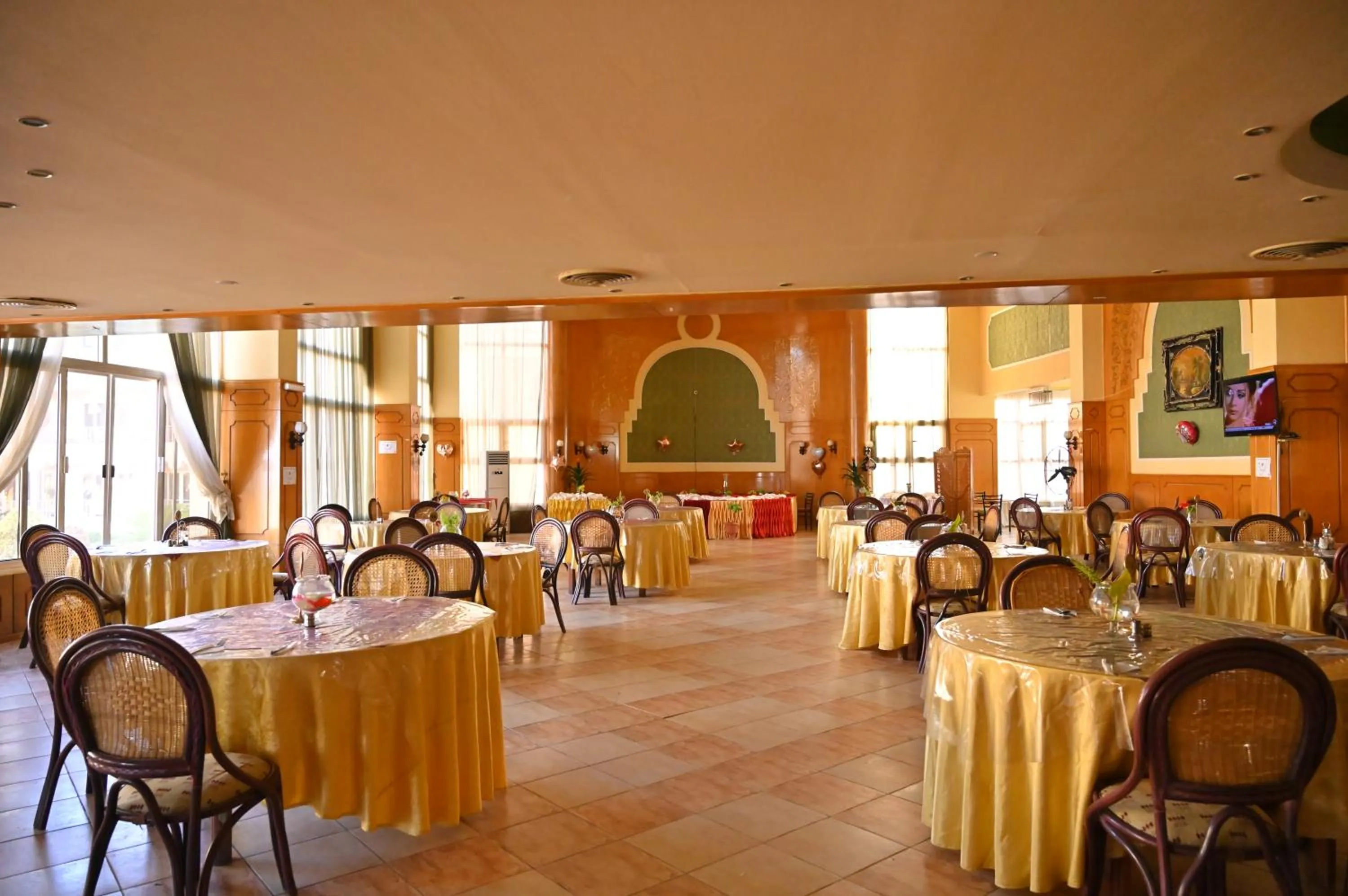Restaurant/places to eat in Fayoum Hotel