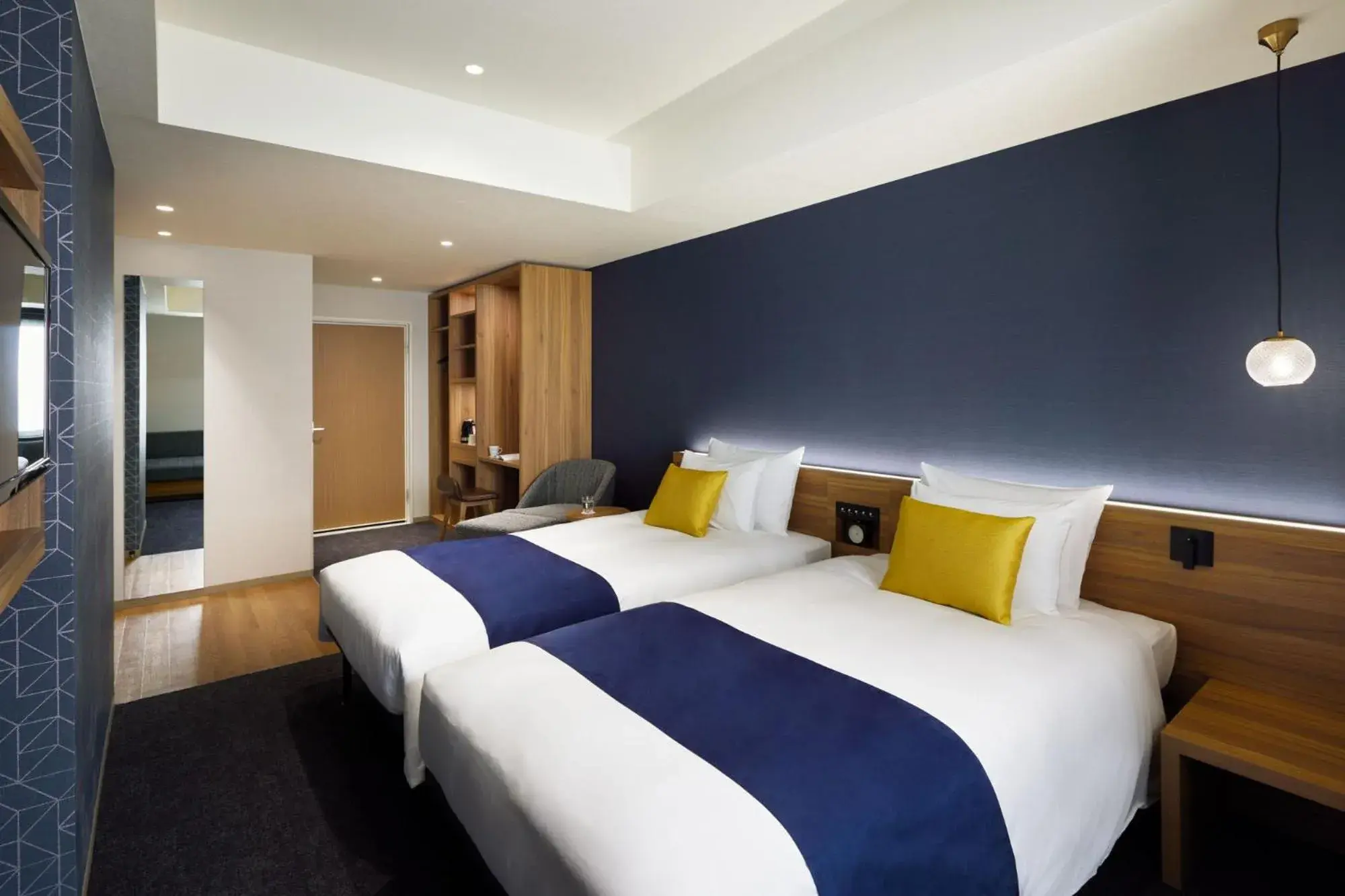 Bed in the b akasaka-mitsuke Bed in the b akasaka-mitsuke