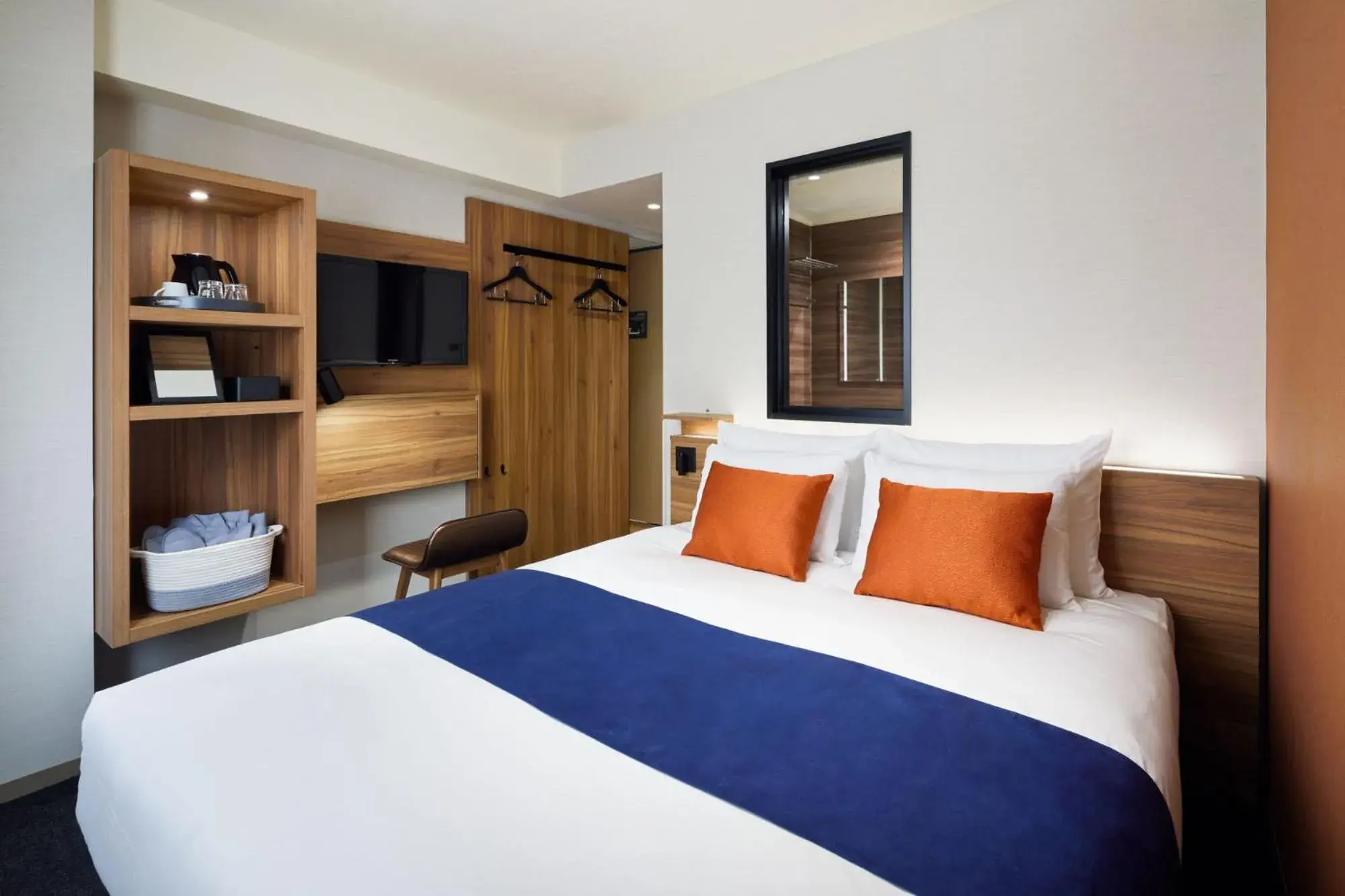 Photo of the whole room, Bed in the b akasaka-mitsuke Photo of the whole room, Bed in the b akasaka-mitsuke