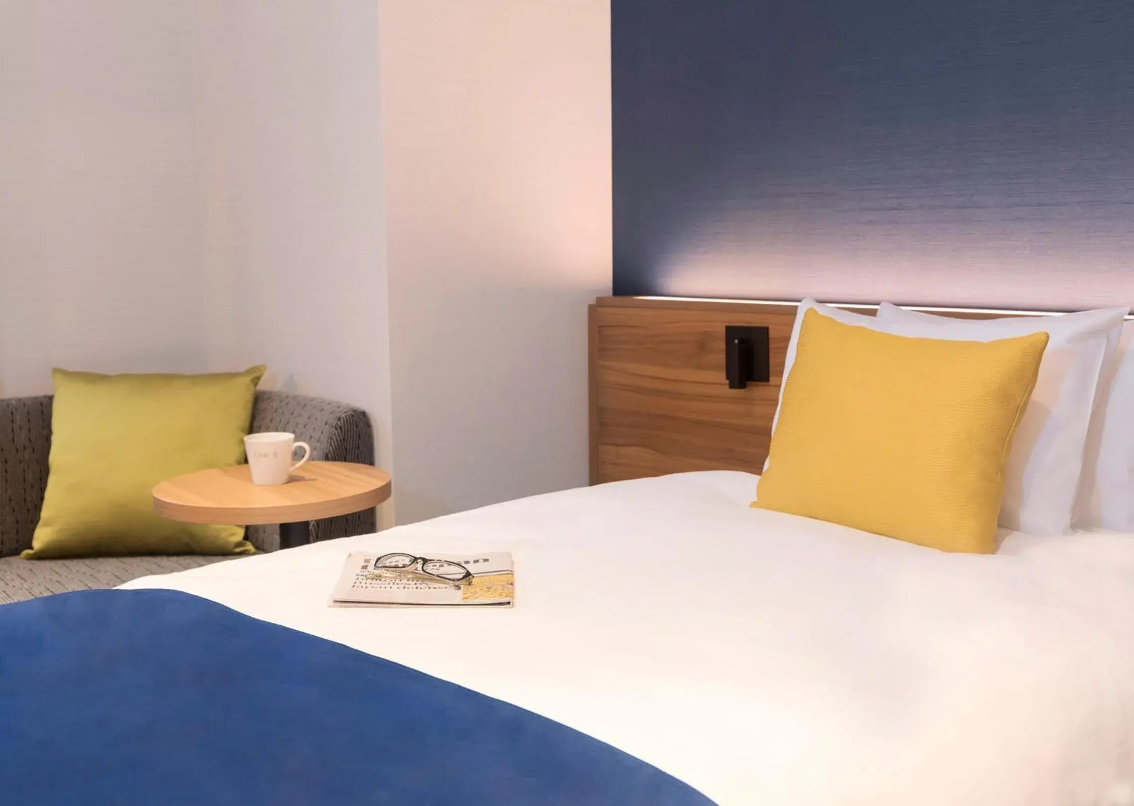 Bed in the b akasaka-mitsuke Bed in the b akasaka-mitsuke