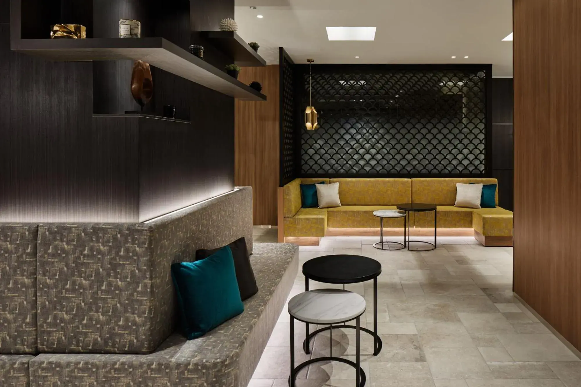 Lobby or reception in the b akasaka-mitsuke Lobby or reception in the b akasaka-mitsuke