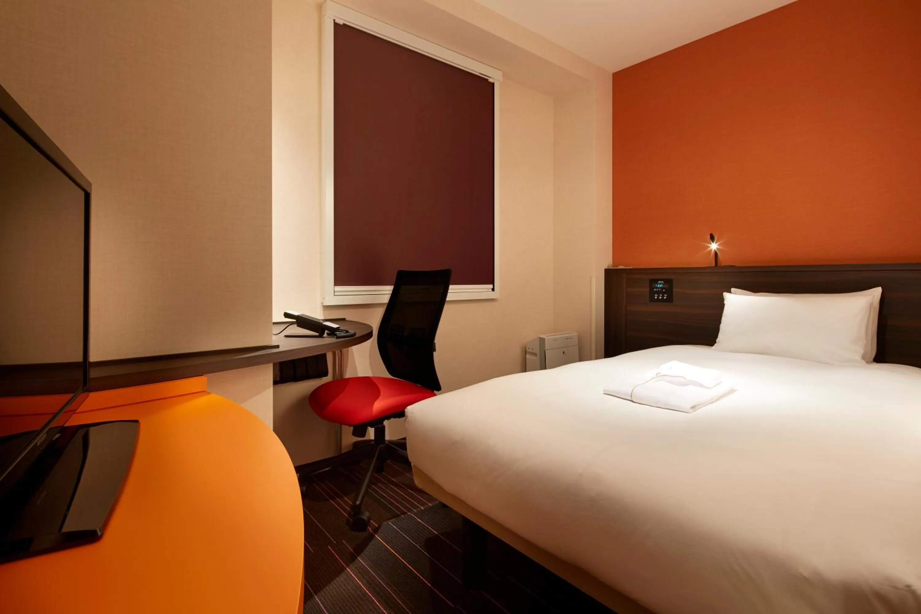 Bedroom, Bed in the b akasaka-mitsuke