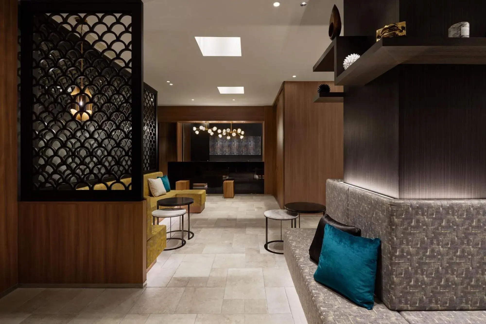 Lobby or reception in the b akasaka-mitsuke Lobby or reception in the b akasaka-mitsuke