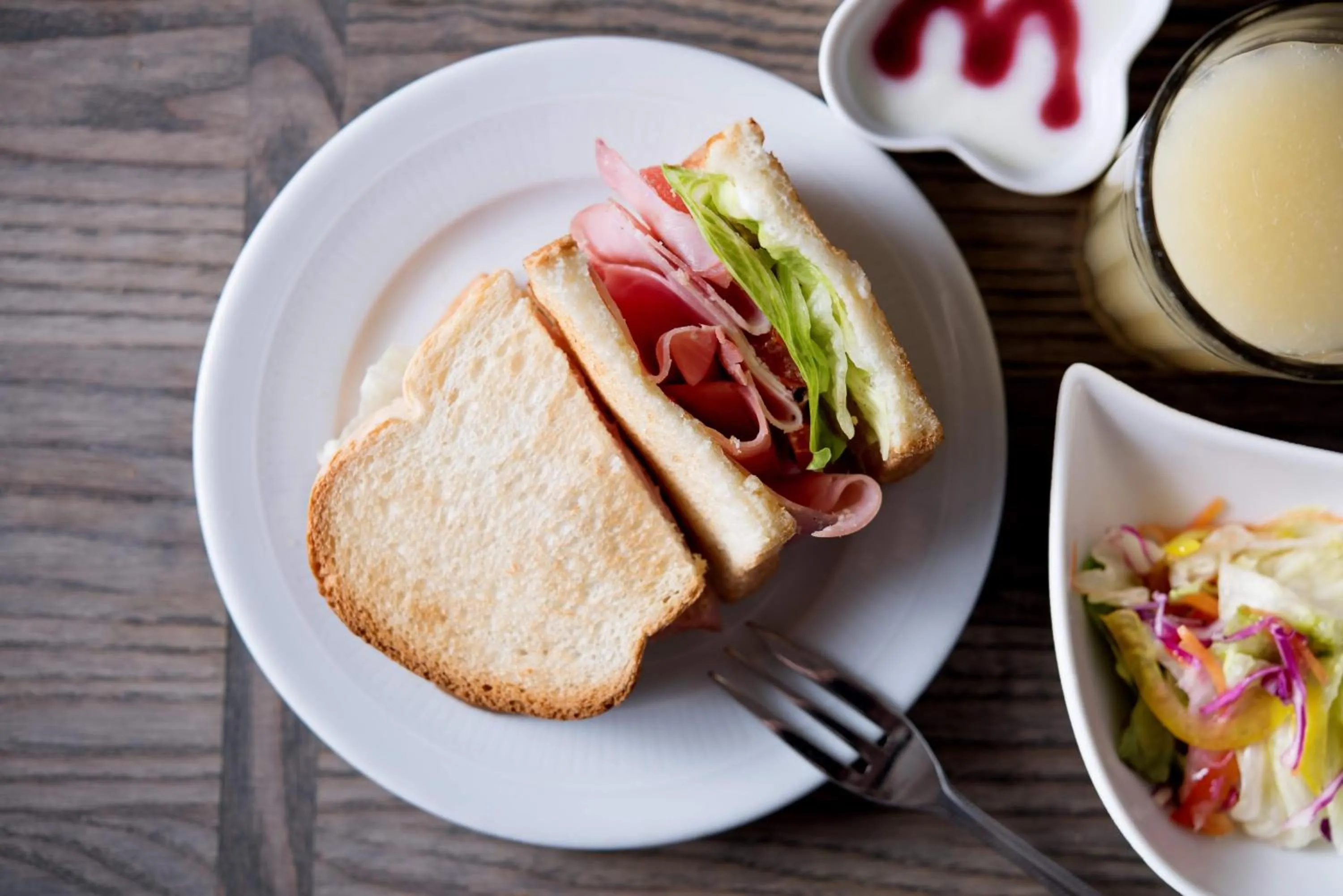 Breakfast in the b akasaka-mitsuke