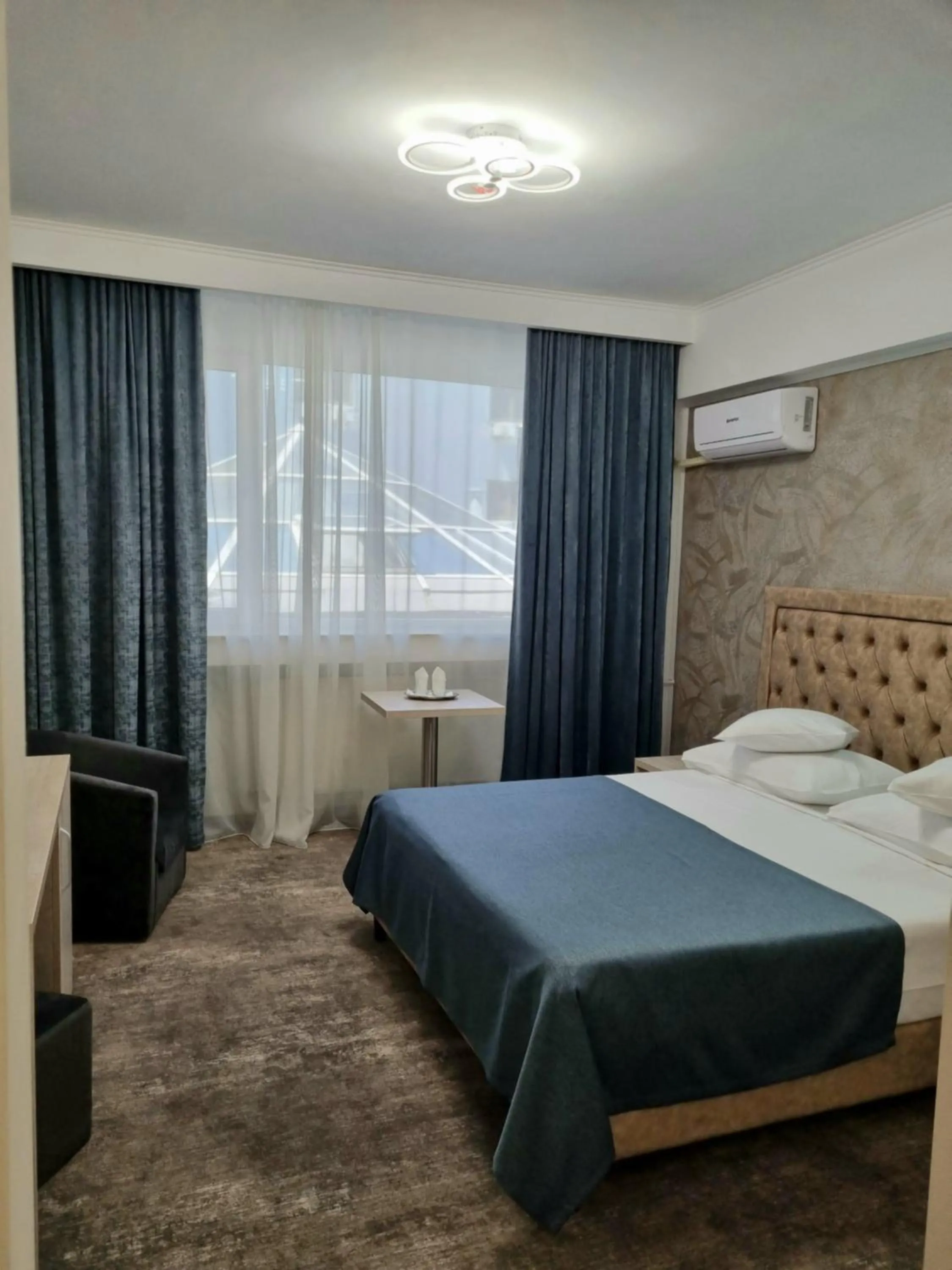 Hotel Tiara