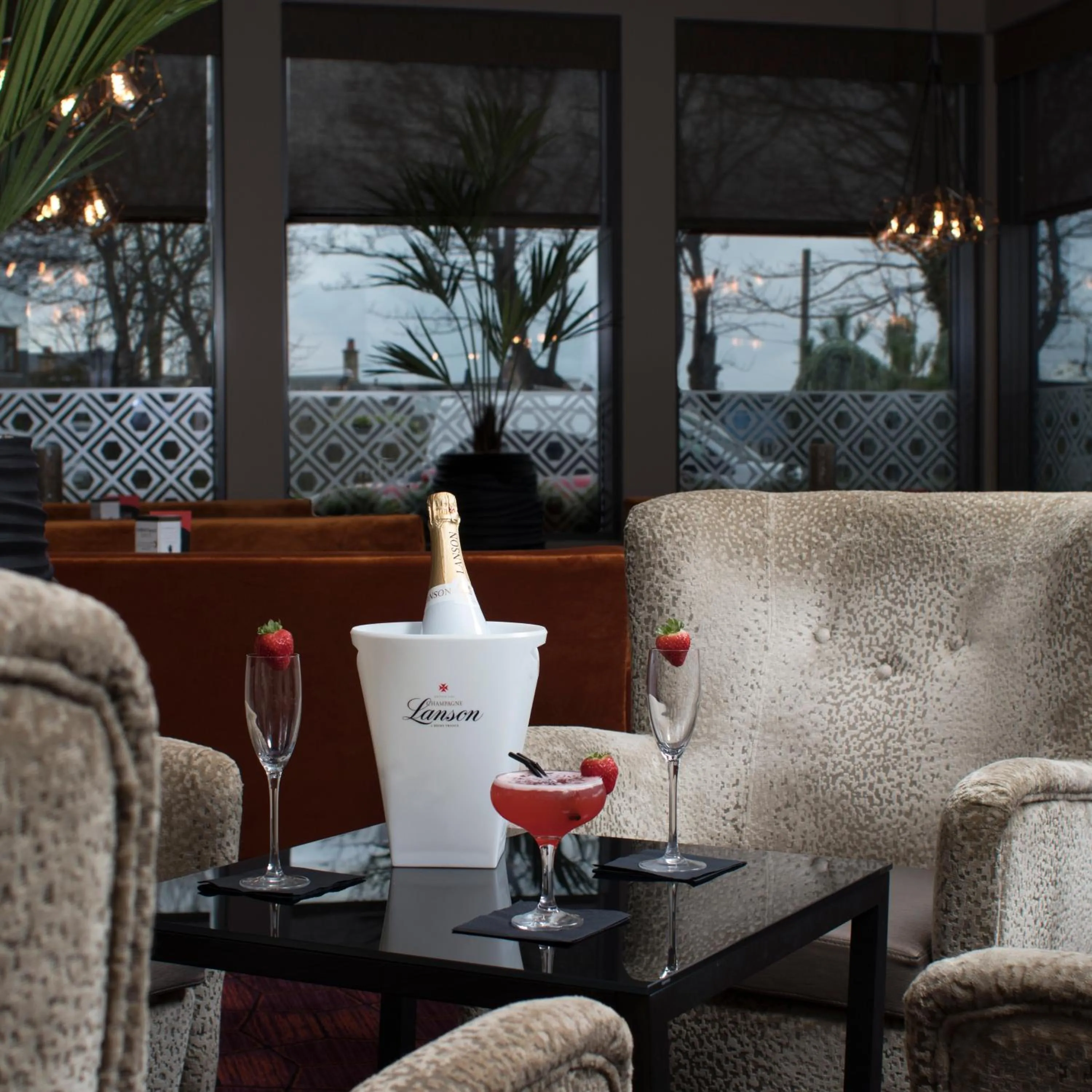 Lounge or bar in Carlton Hotel