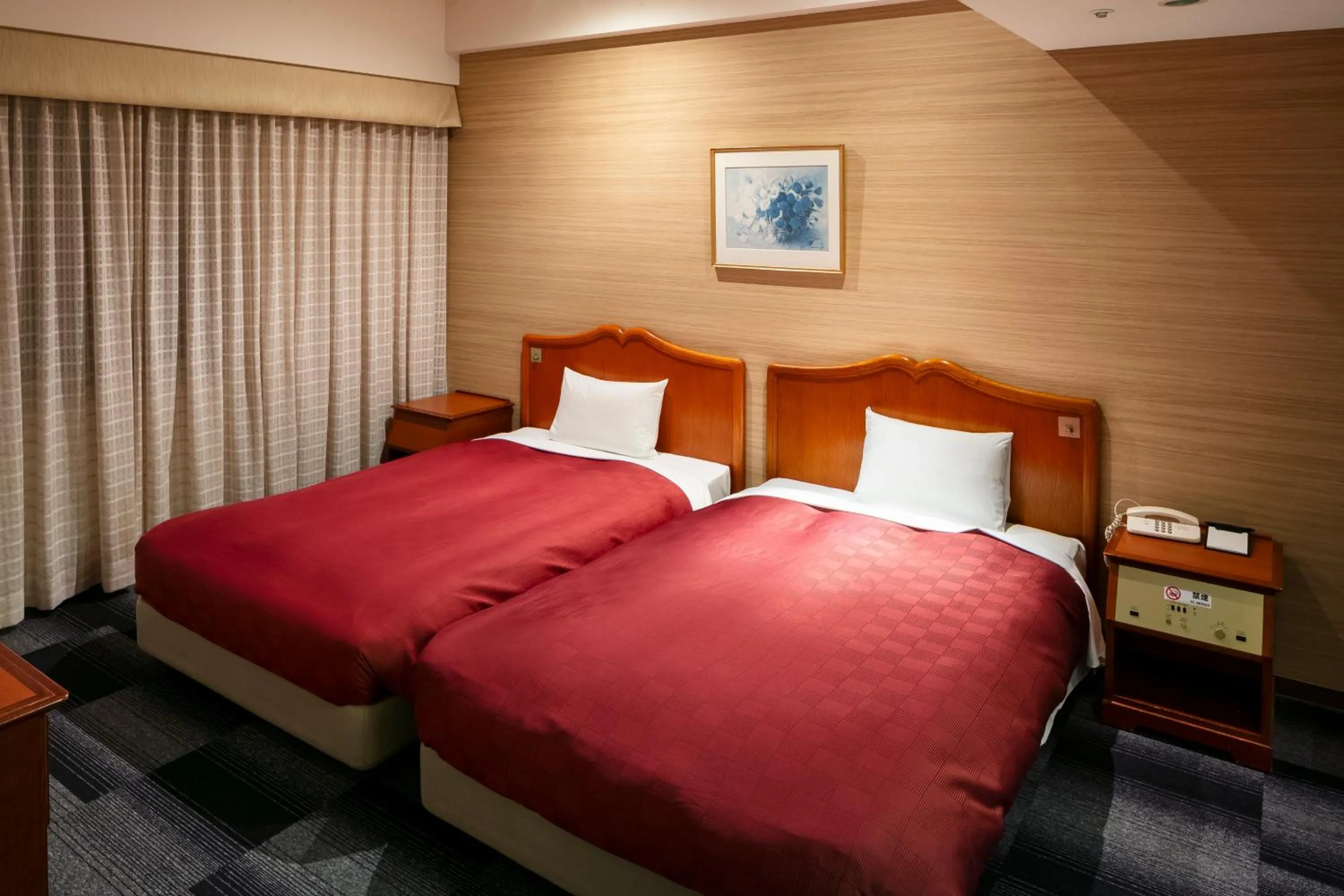 Bed in Narita Gateway Hotel