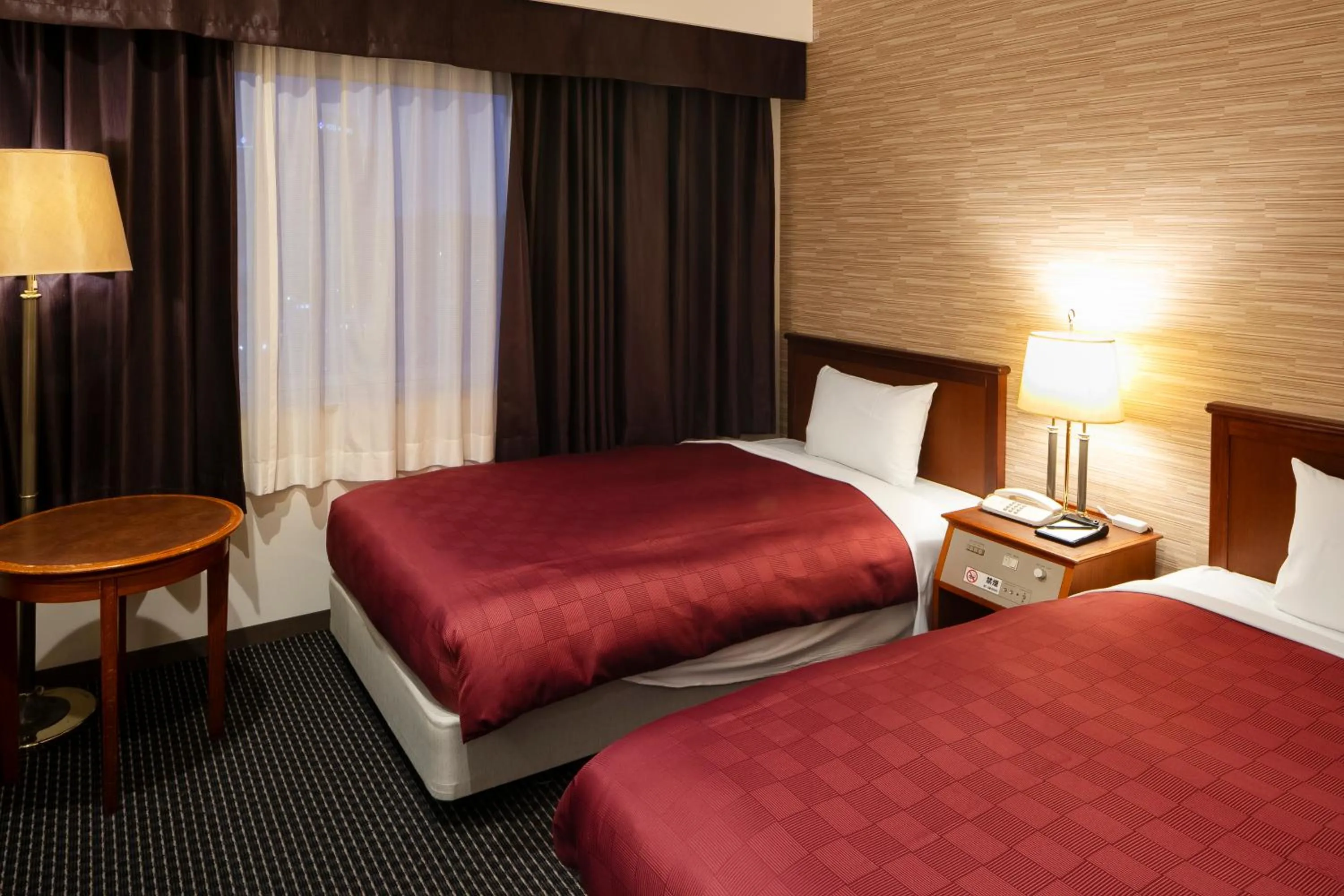 Bed in Narita Gateway Hotel