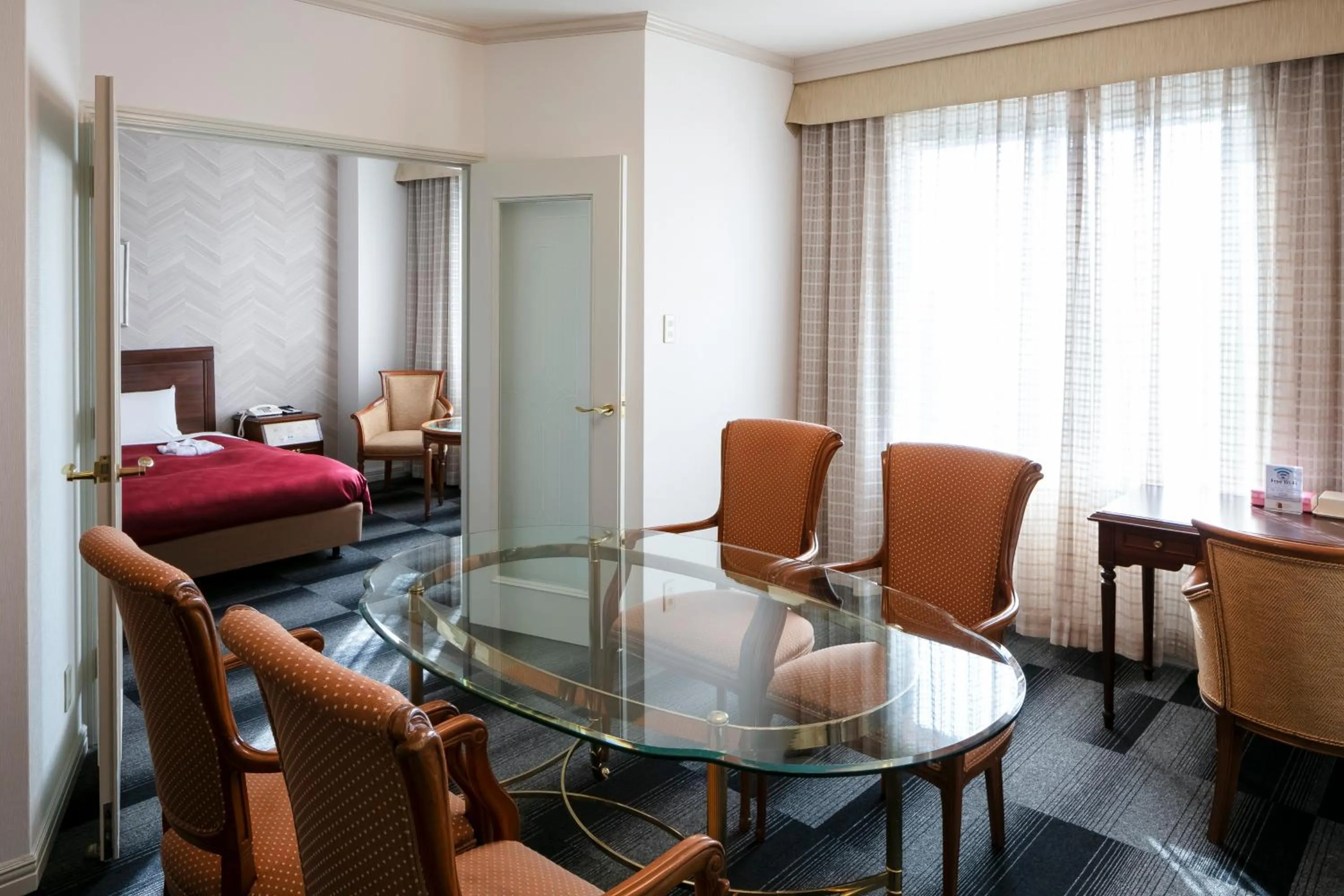 Bed in Narita Gateway Hotel