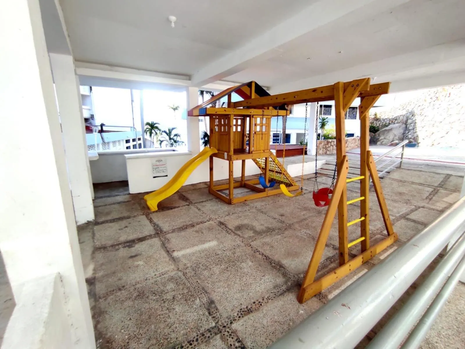 Entertainment in Hotel Aristos Acapulco