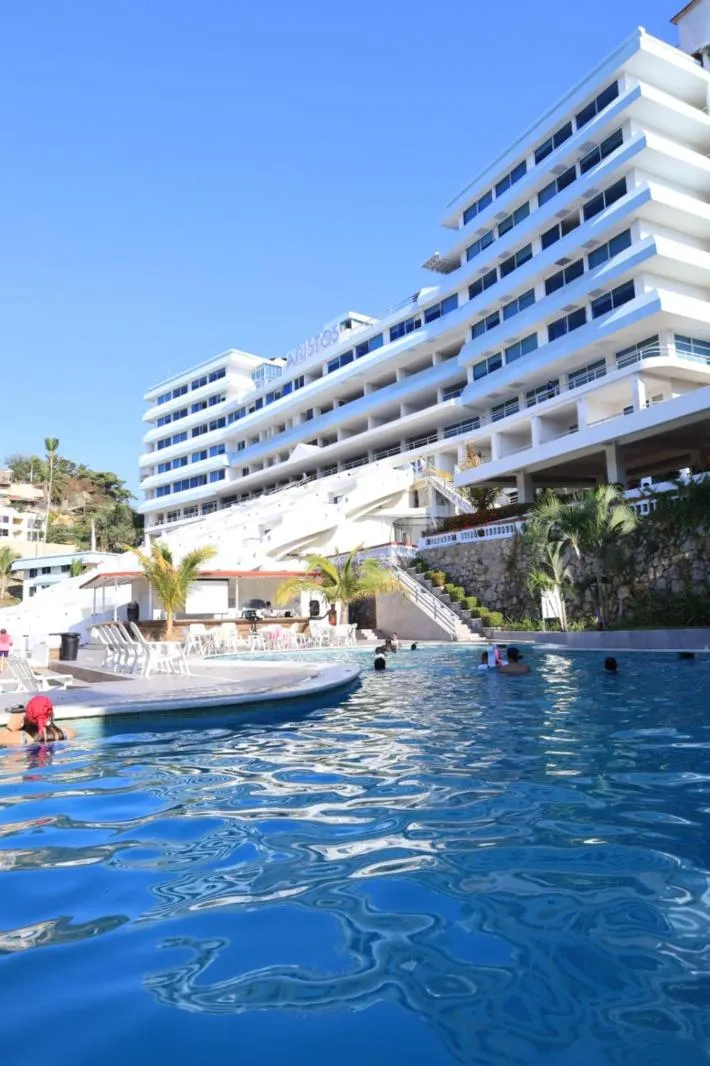 Property building in Hotel Aristos Acapulco