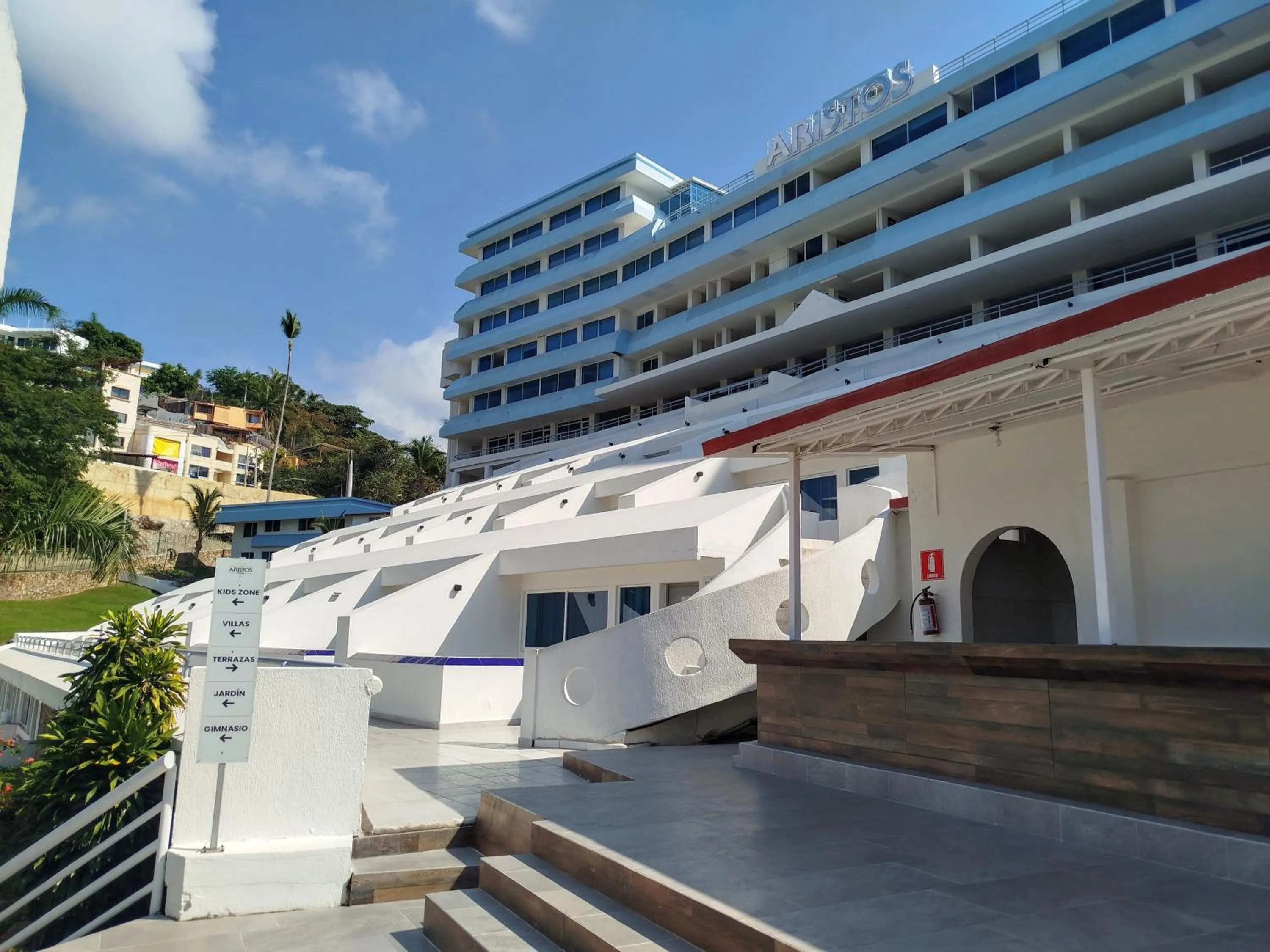 Property building in Hotel Aristos Acapulco