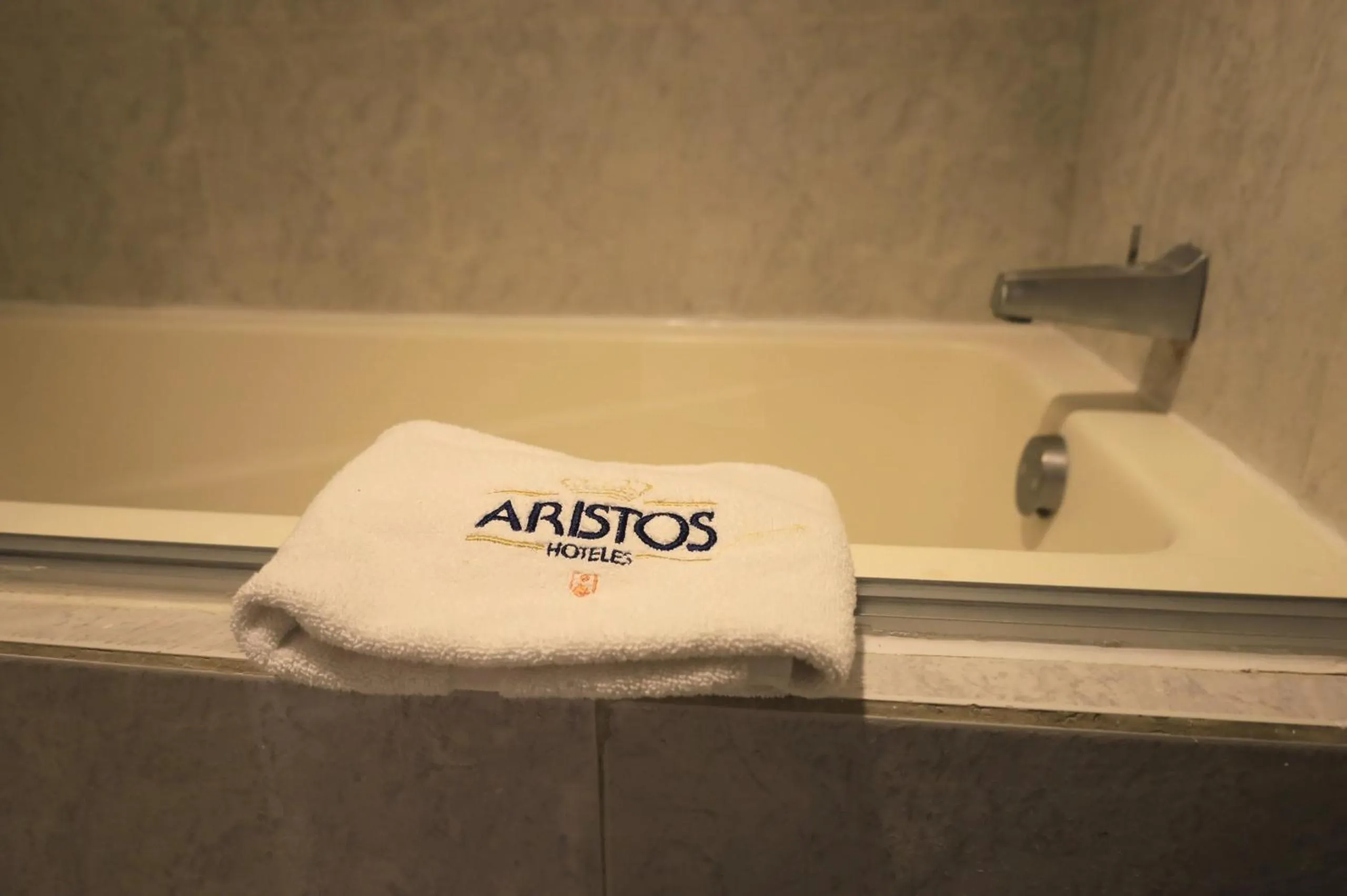 Bath in Hotel Aristos Acapulco