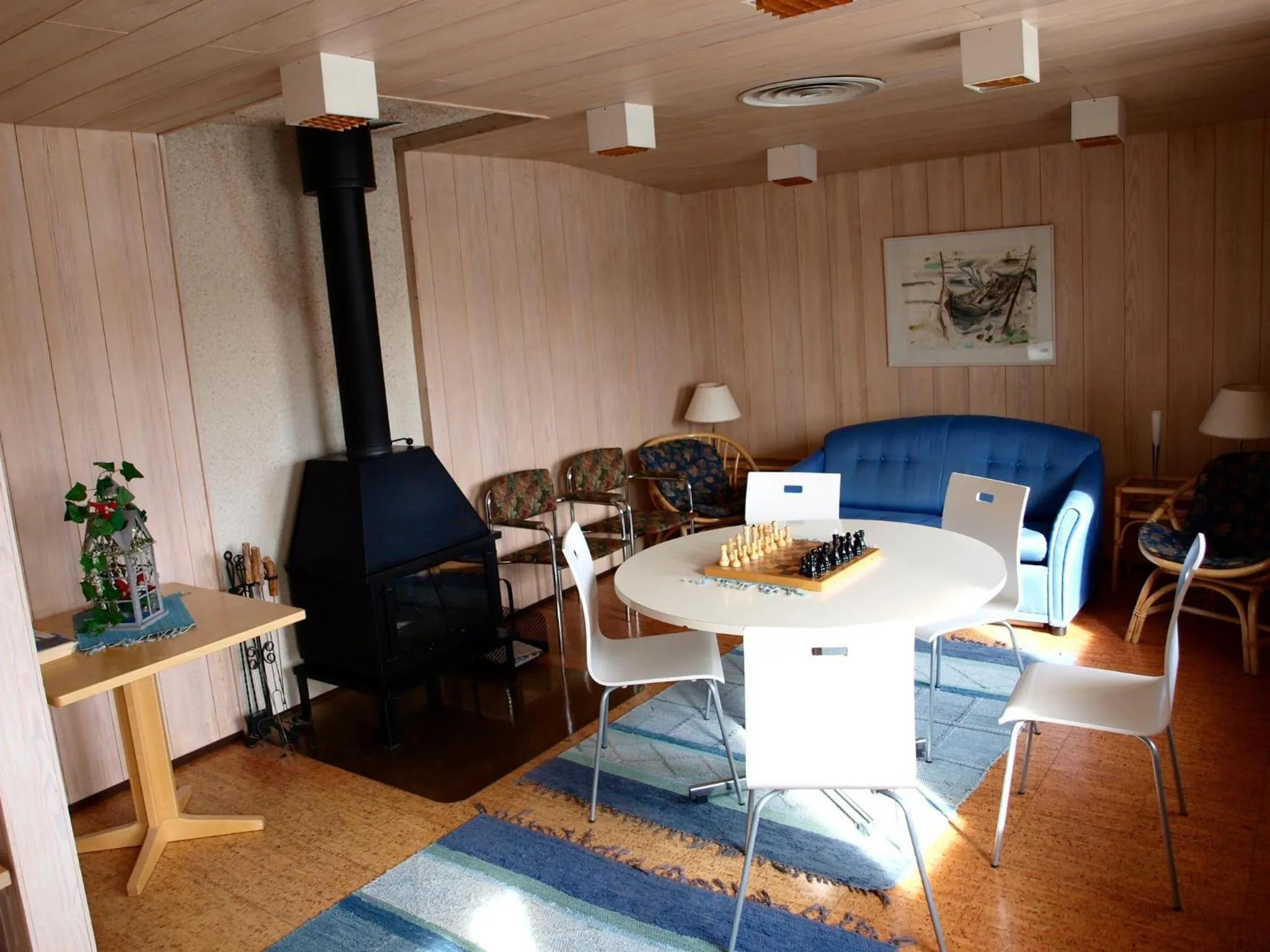 Communal lounge/ TV room in Hotel Suonenjoki