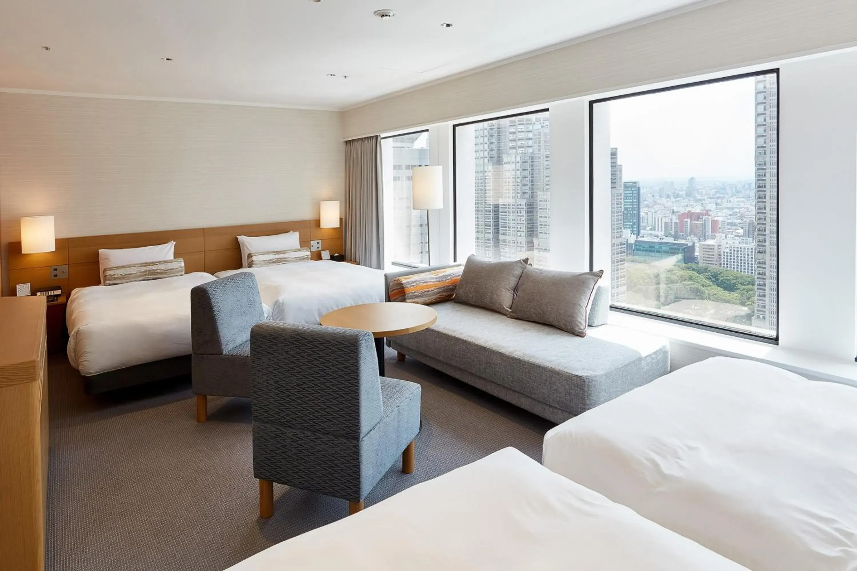 Photo of the whole room, Bed in Keio Plaza Hotel Tokyo Photo of the whole room, Bed in Keio Plaza Hotel Tokyo