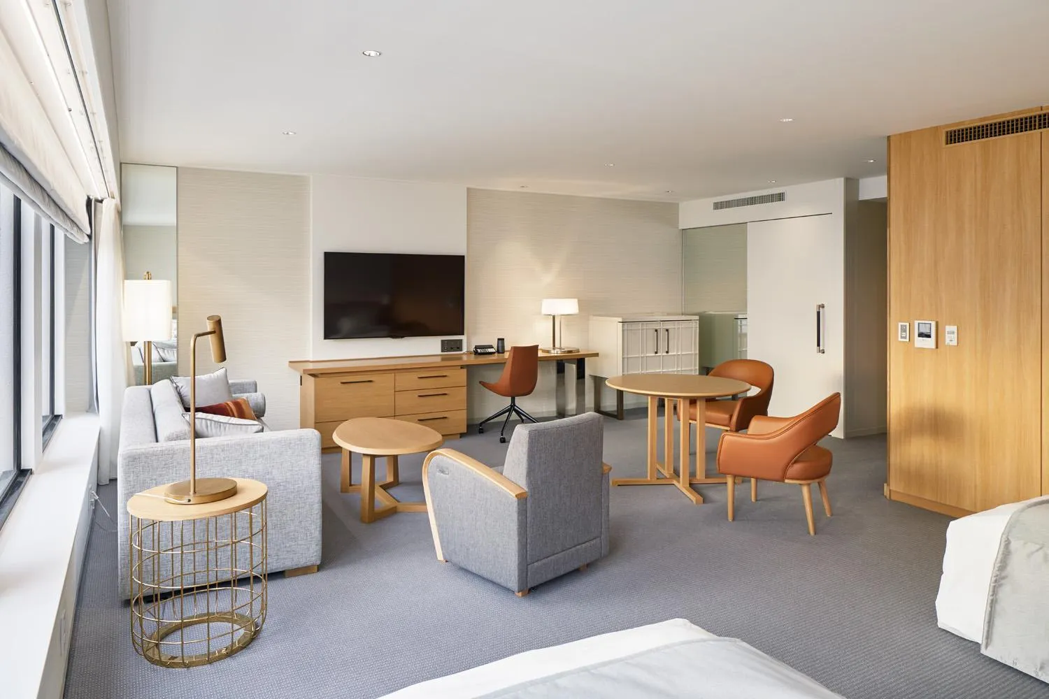 Living room in Keio Plaza Hotel Tokyo