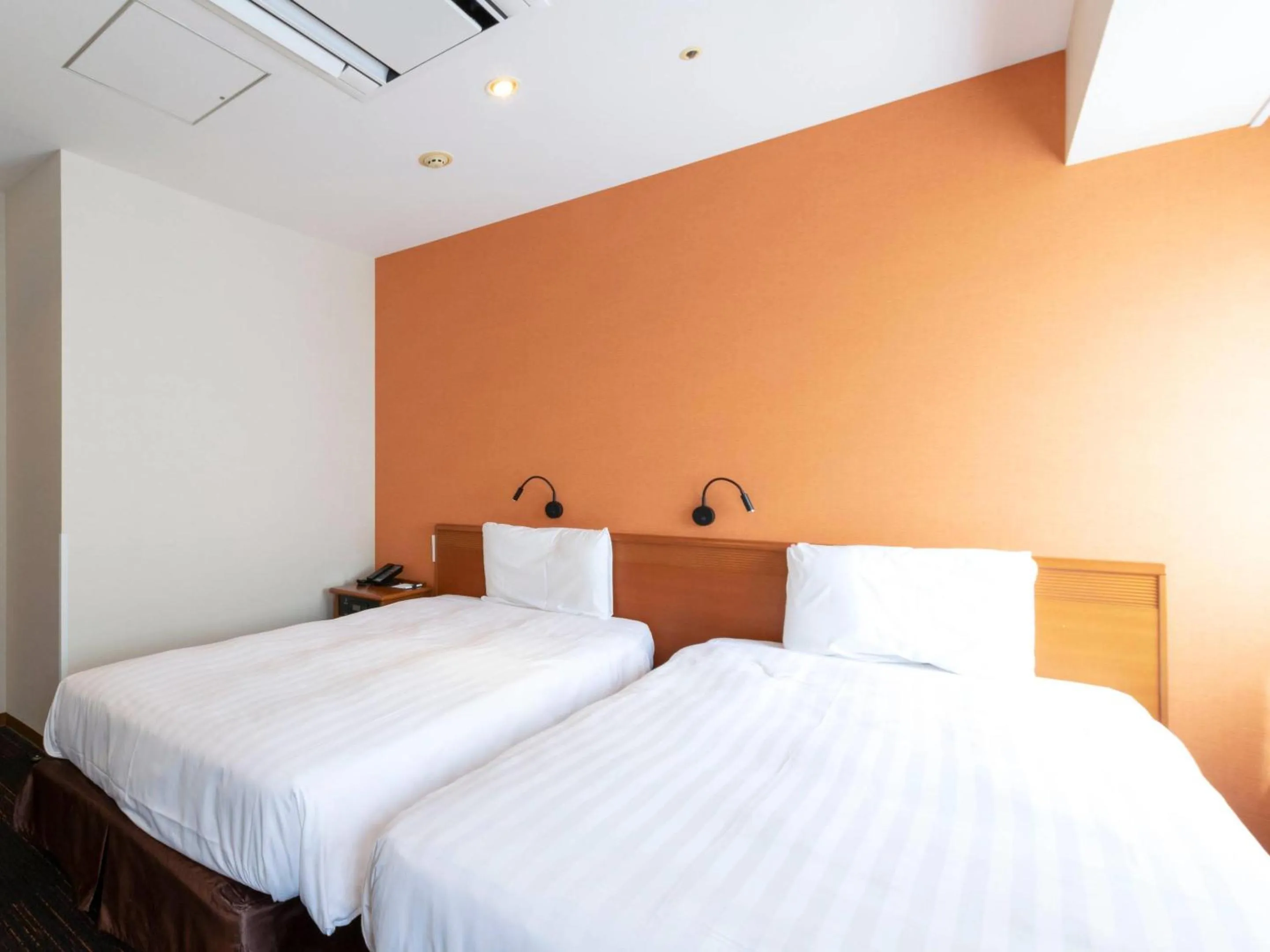 Bedroom, Bed in Comfort Inn Tokyo Roppongi