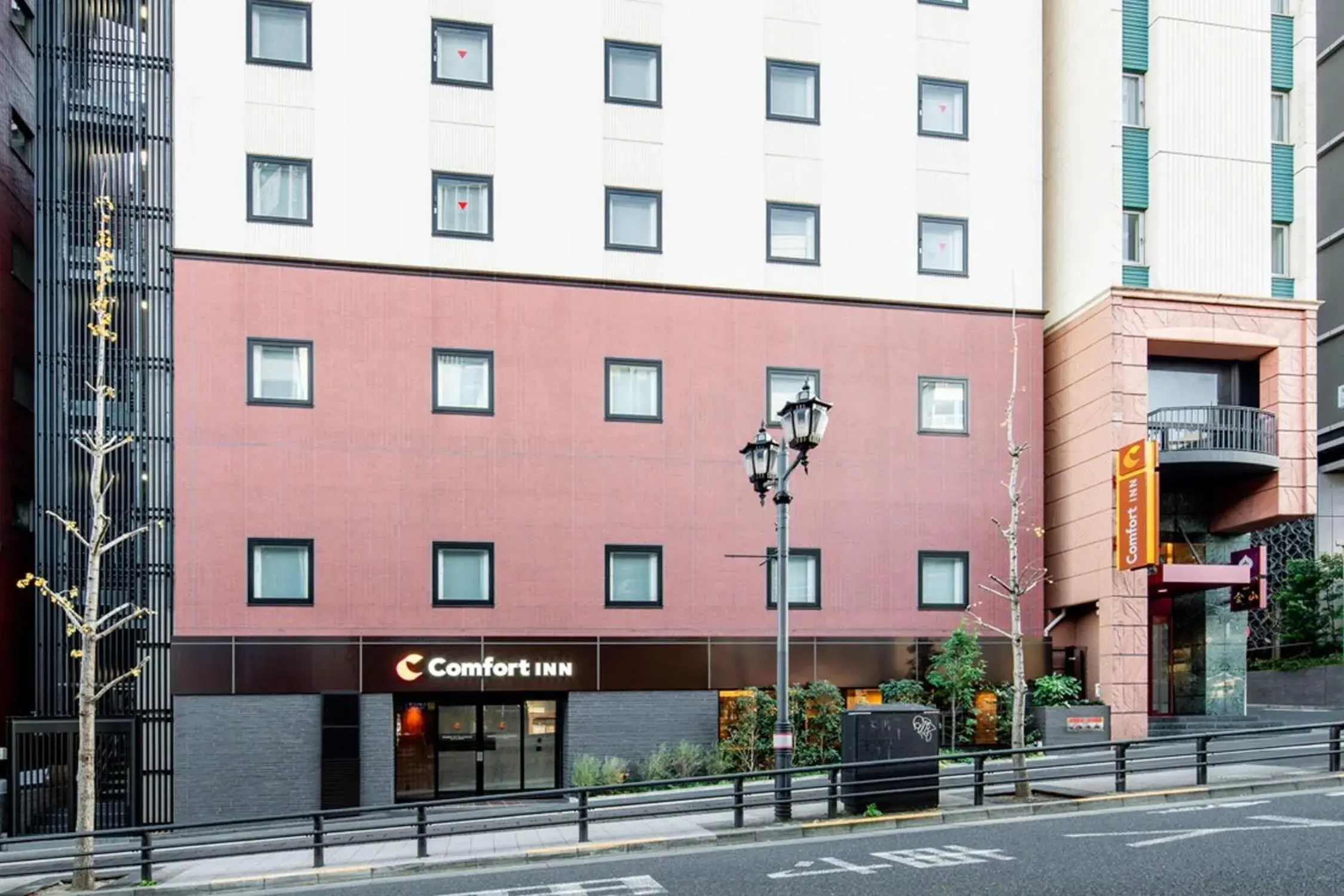 Property building in Comfort Inn Tokyo Roppongi Property building in Comfort Inn Tokyo Roppongi