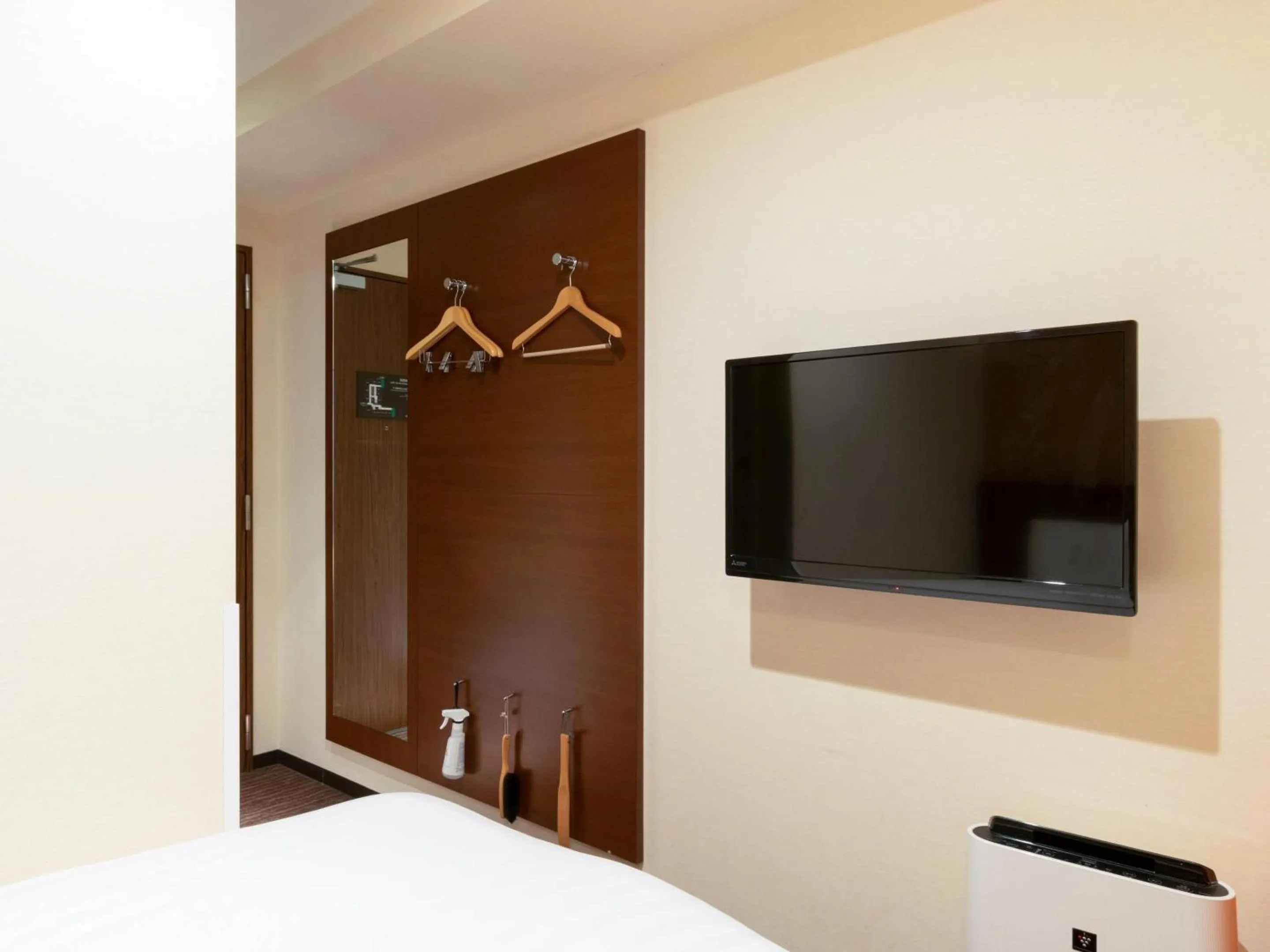 Bedroom, Bed in Comfort Inn Tokyo Roppongi