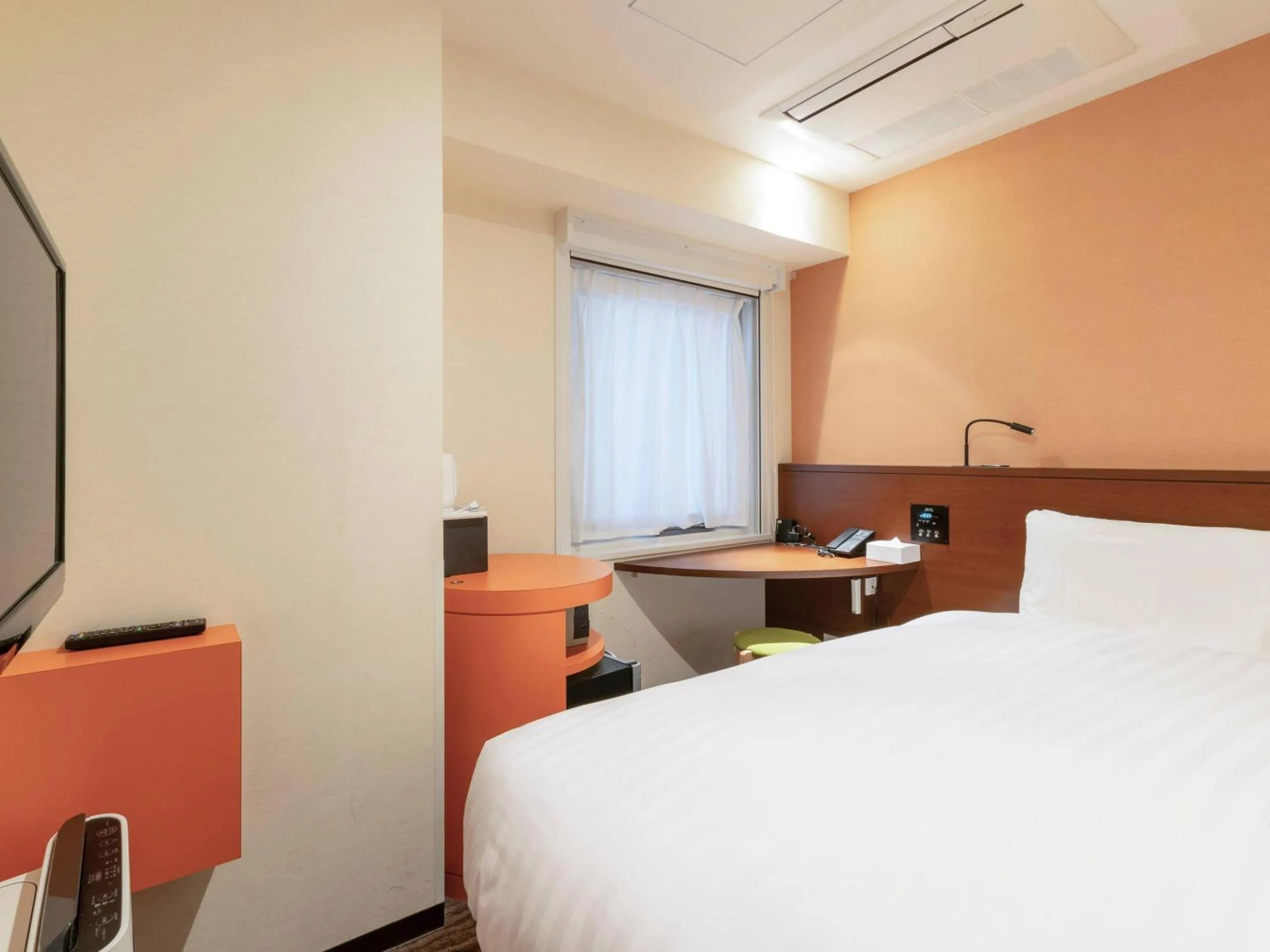 Bedroom, Bed in Comfort Inn Tokyo Roppongi