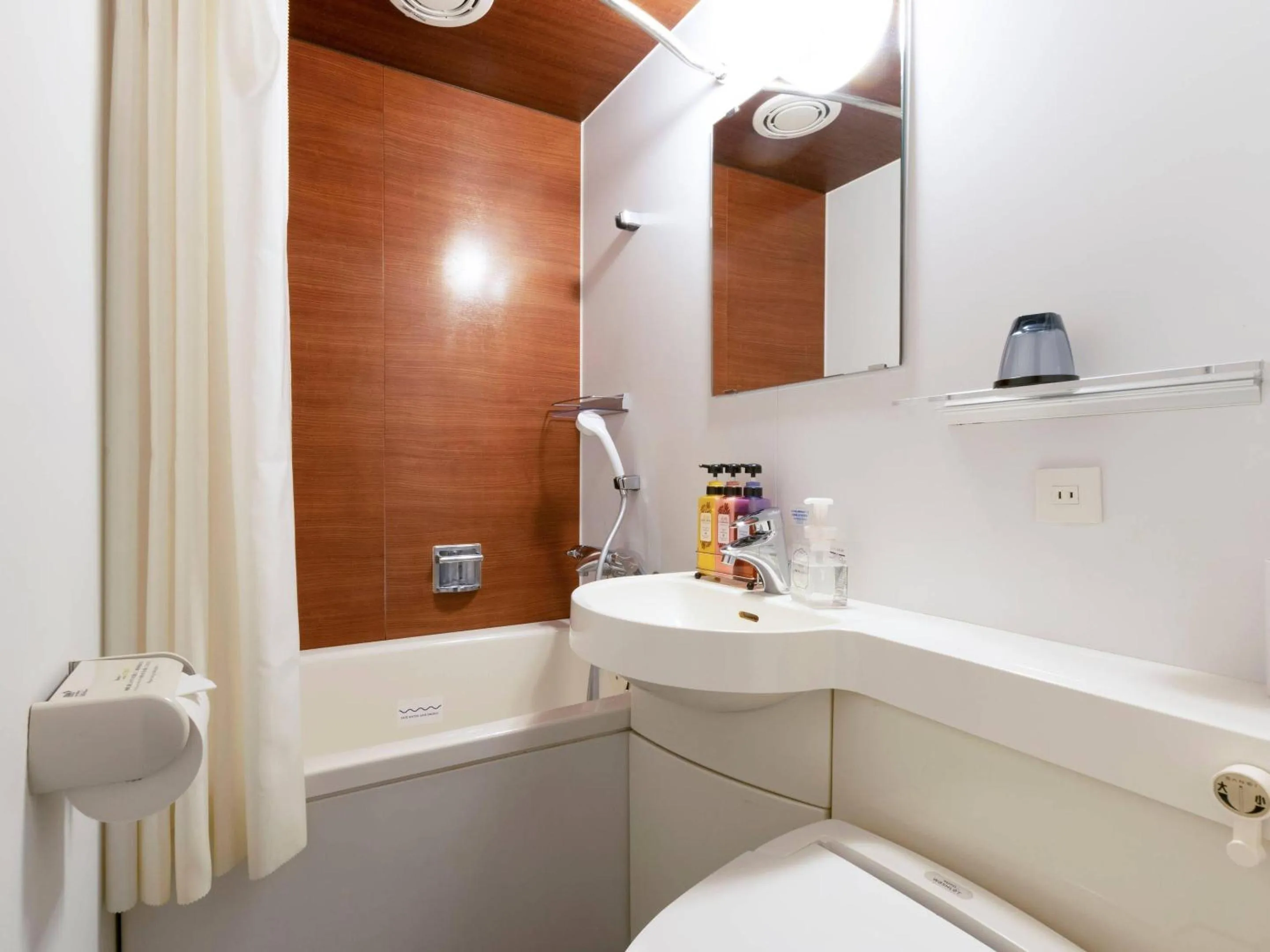 Bedroom in Comfort Inn Tokyo Roppongi