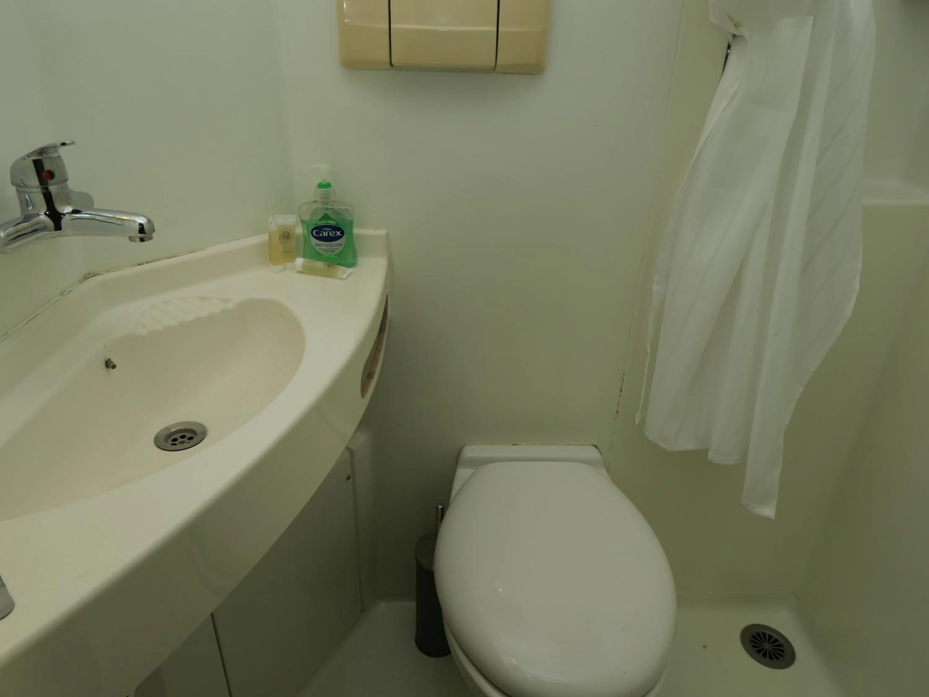 Bathroom in Arran House Hotel