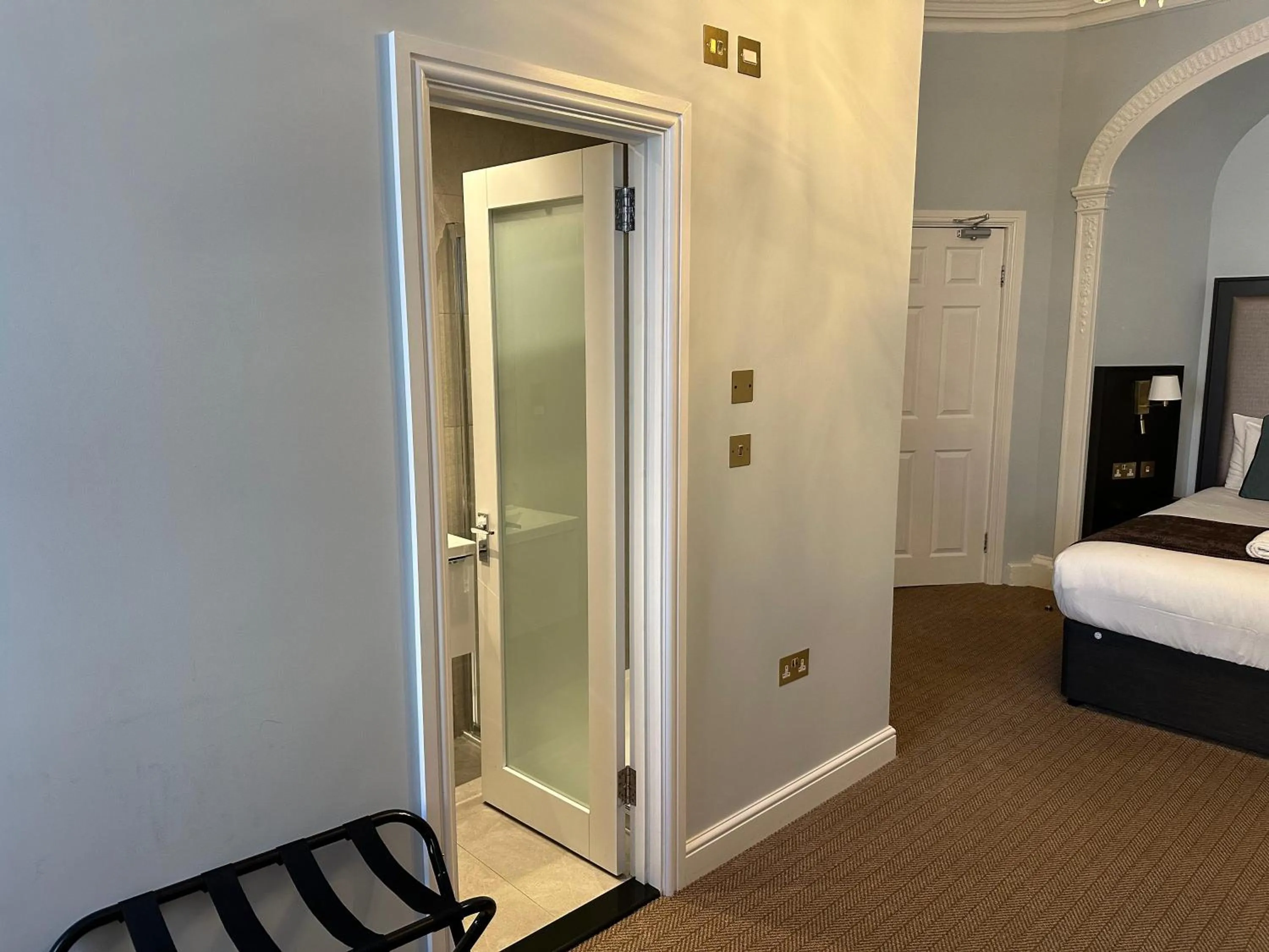 Photo of the whole room, Bed in Arran House Hotel