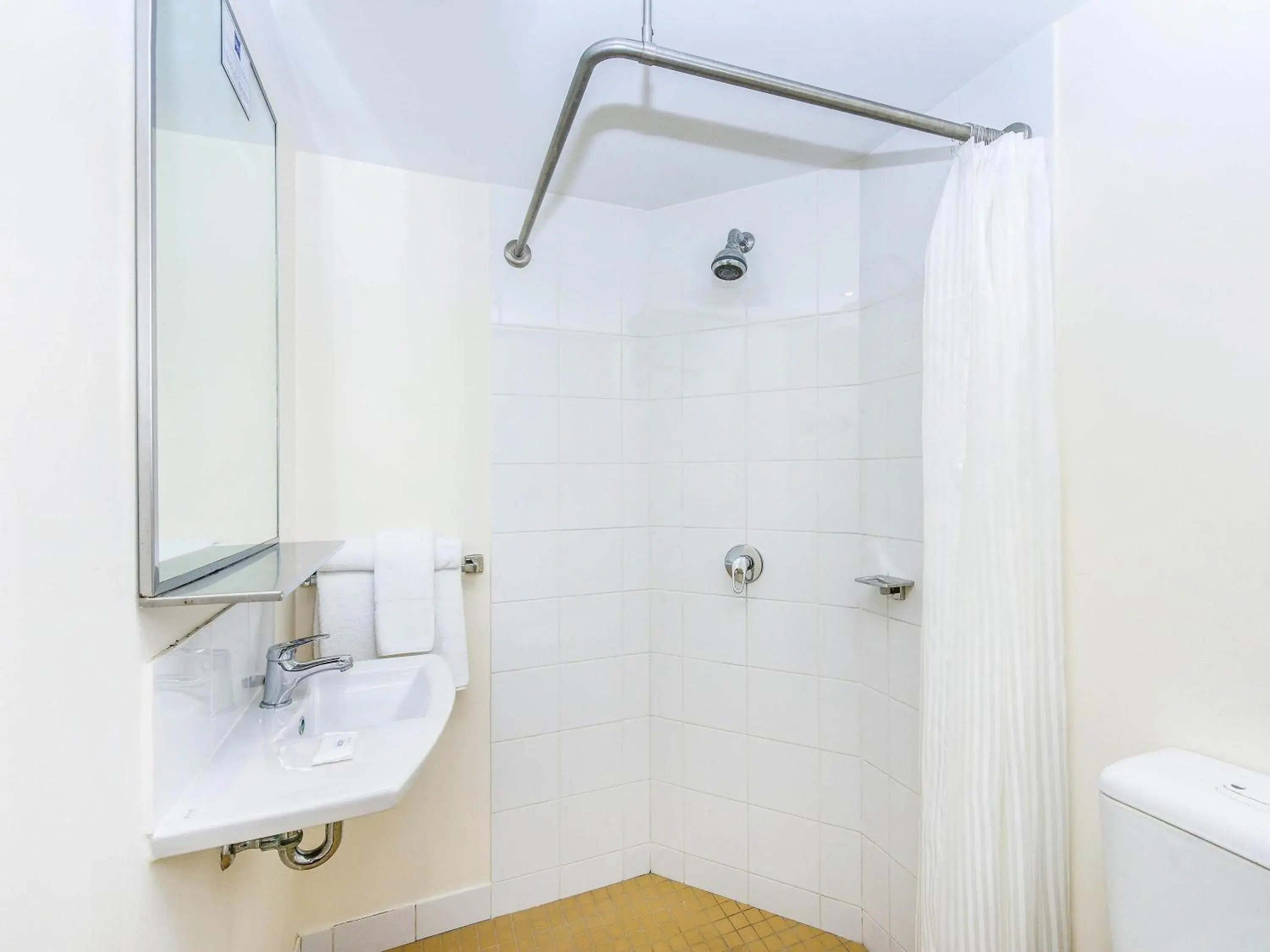 Bedroom in ibis budget Sydney Airport Bedroom in ibis budget Sydney Airport