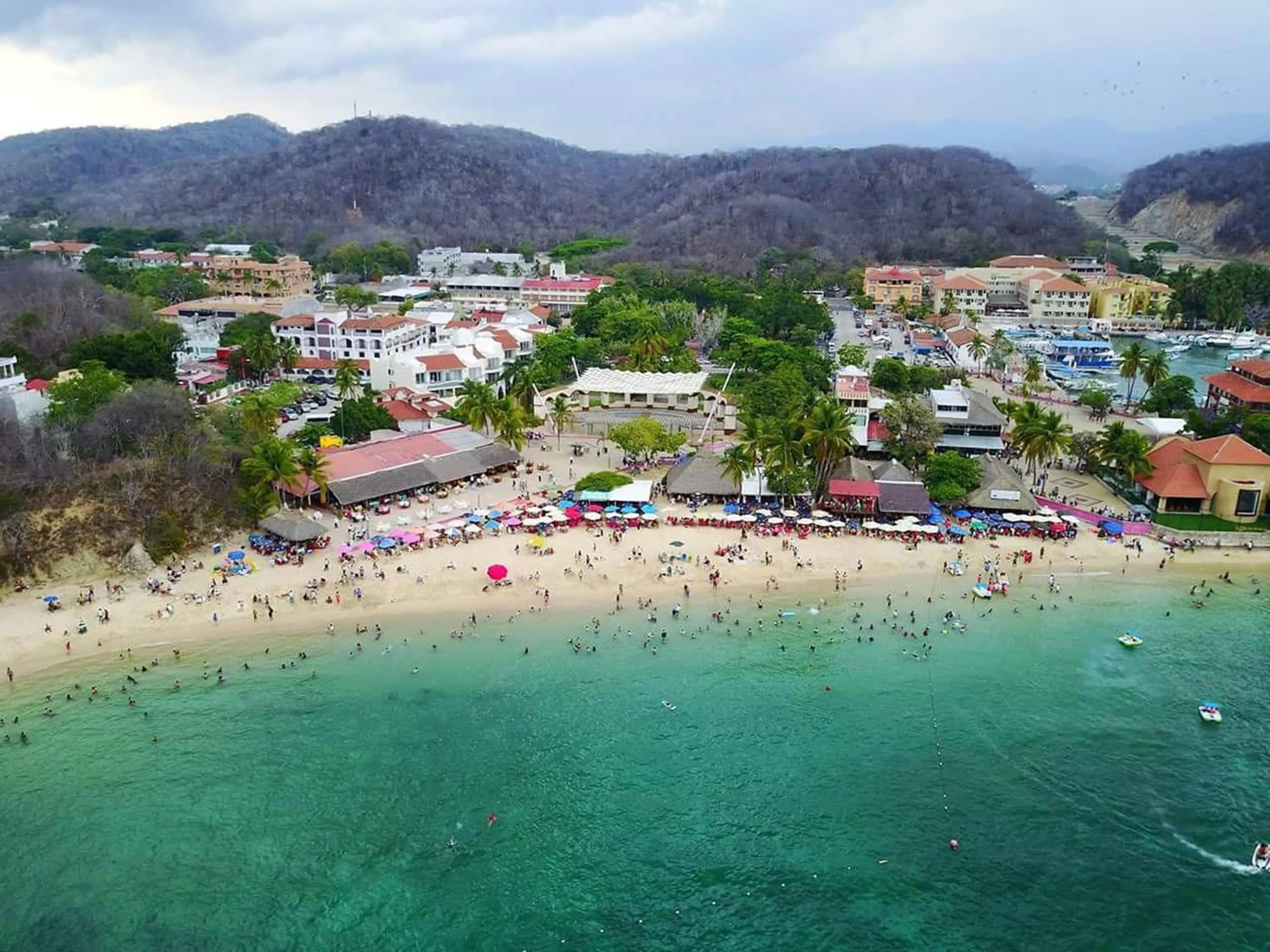 Fishing in Hotel Huatulco Máxico